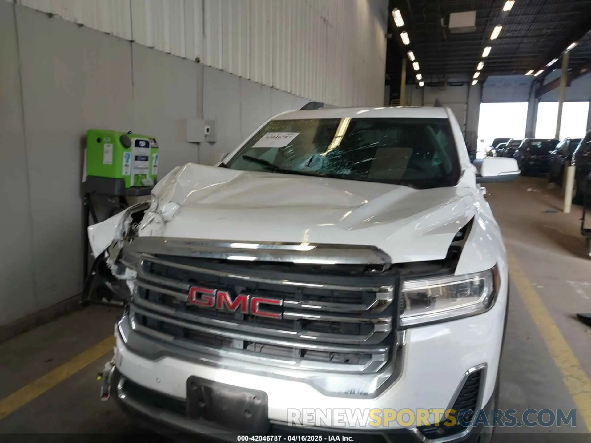 13 Photograph of a damaged car 1GKKNUL49NZ154455 GMC ACADIA 2022
