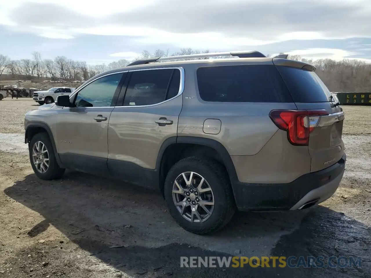 2 Photograph of a damaged car 1GKKNULS1NZ131556 GMC ACADIA 2022