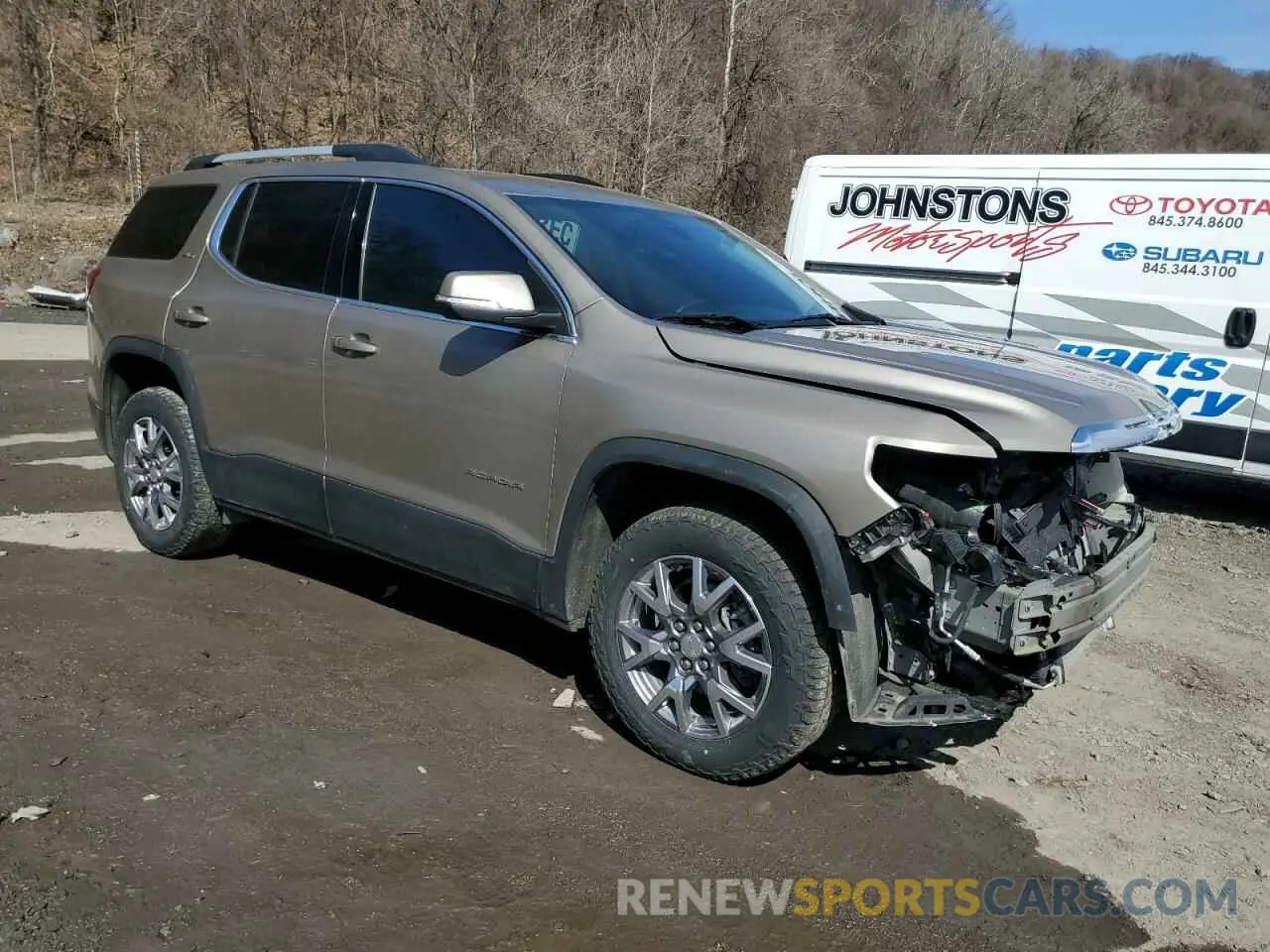 4 Photograph of a damaged car 1GKKNULS1NZ131556 GMC ACADIA 2022