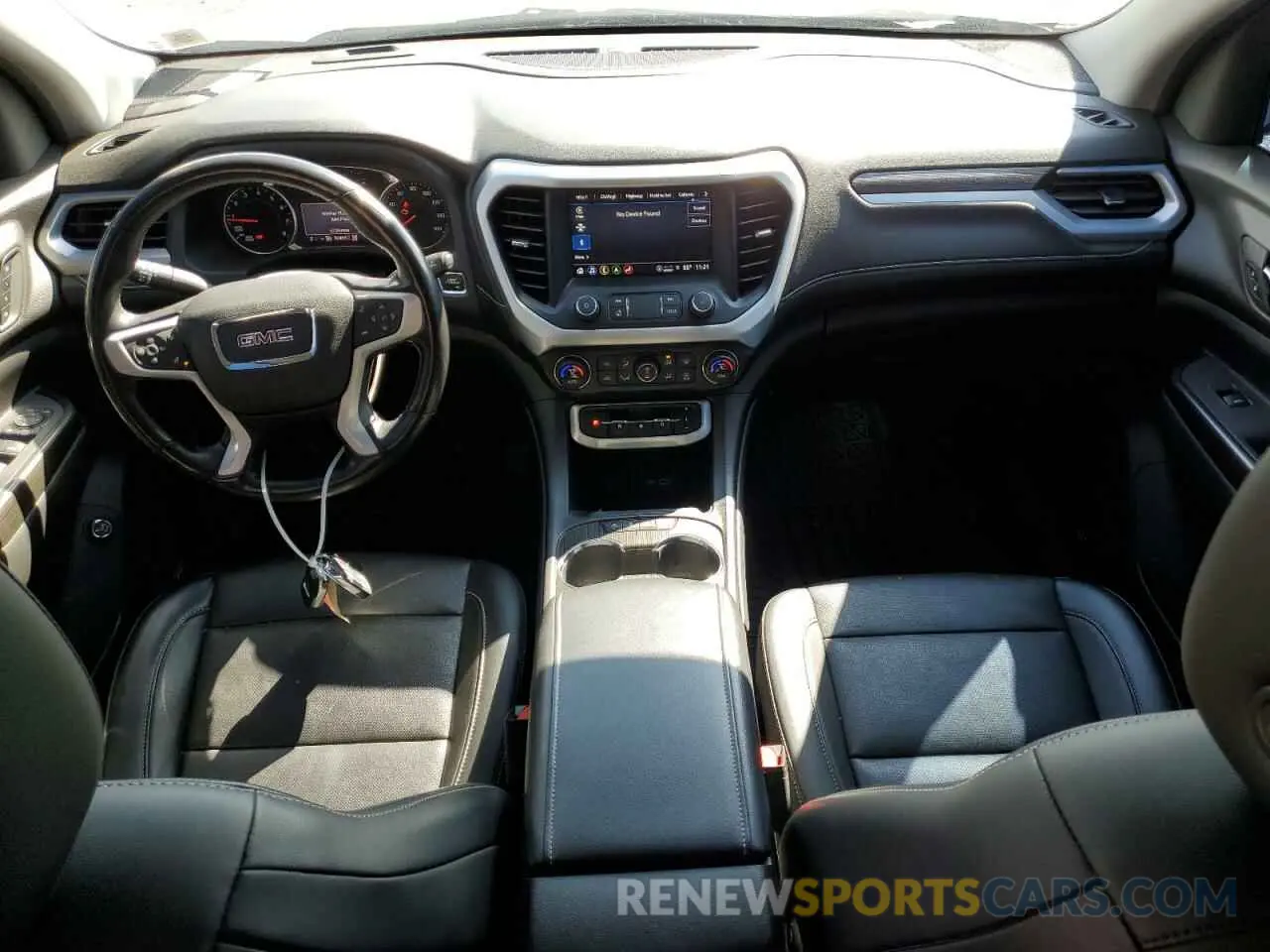 8 Photograph of a damaged car 1GKKNULS1NZ131556 GMC ACADIA 2022