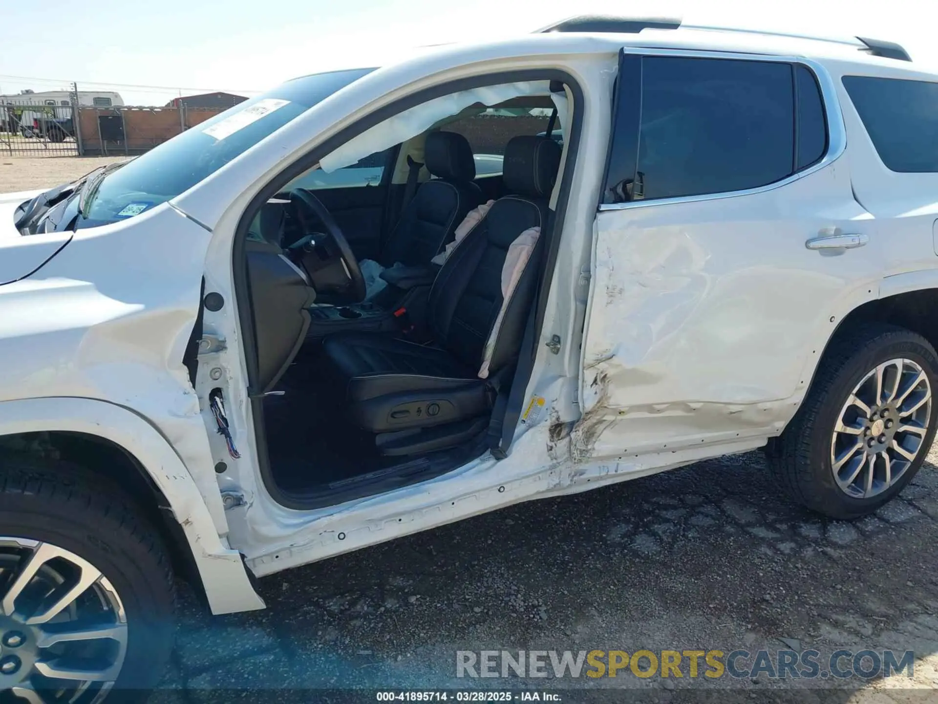 6 Photograph of a damaged car 1GKKNXLS1NZ115438 GMC ACADIA 2022