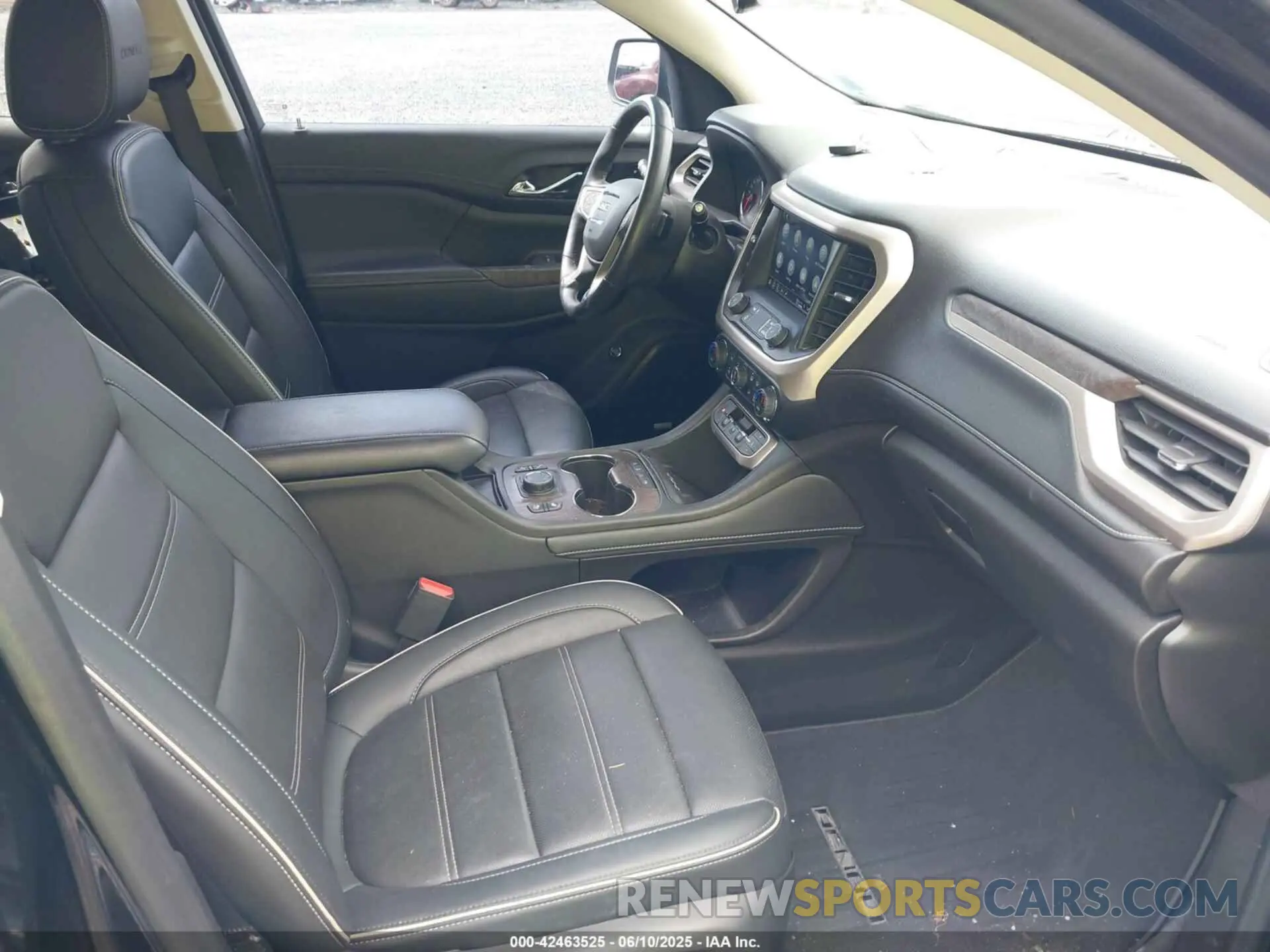 5 Photograph of a damaged car 1GKKNXLSXNZ175038 GMC ACADIA 2022
