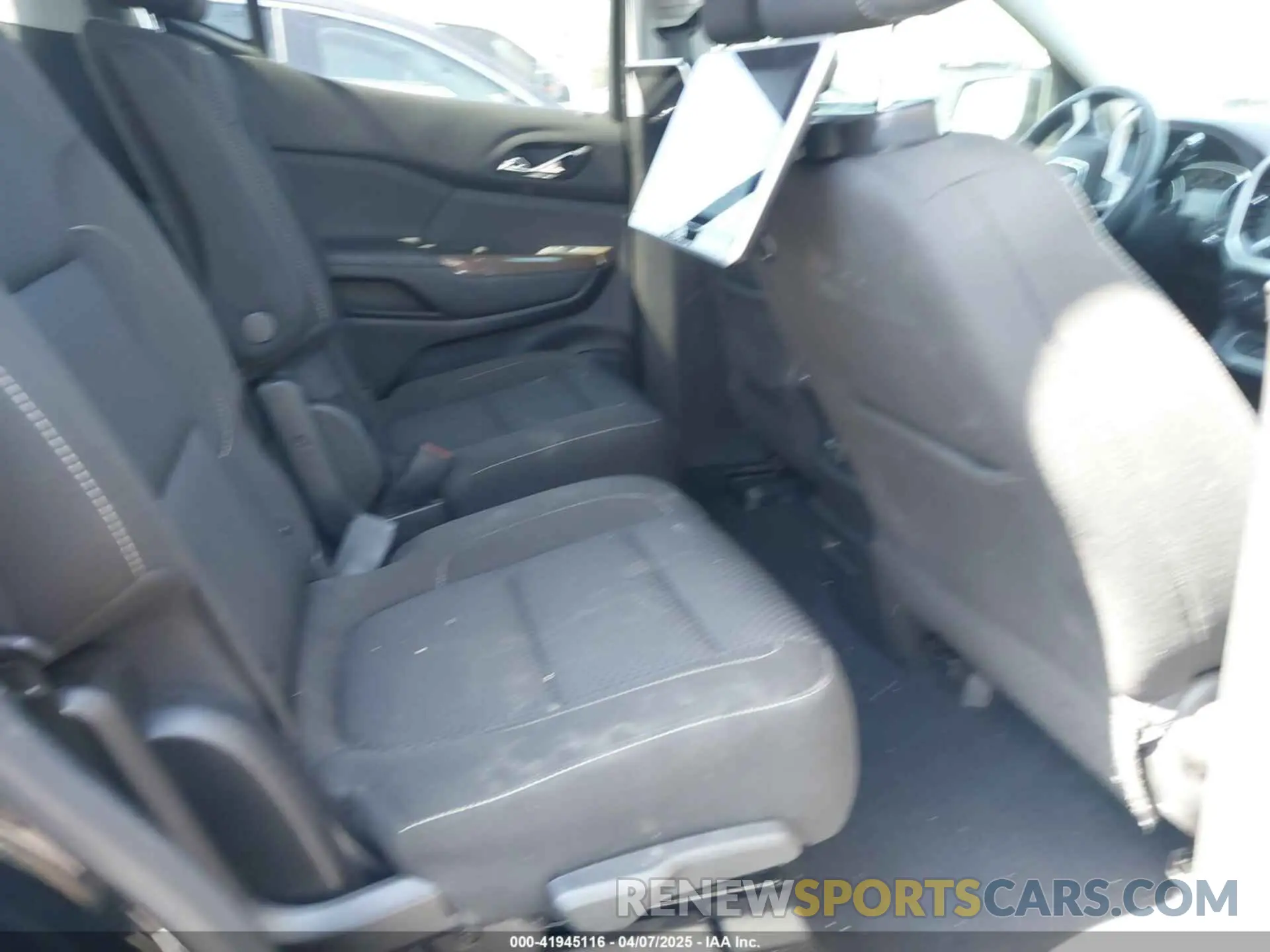 8 Photograph of a damaged car 1GKKNKL40PZ162838 GMC ACADIA 2023