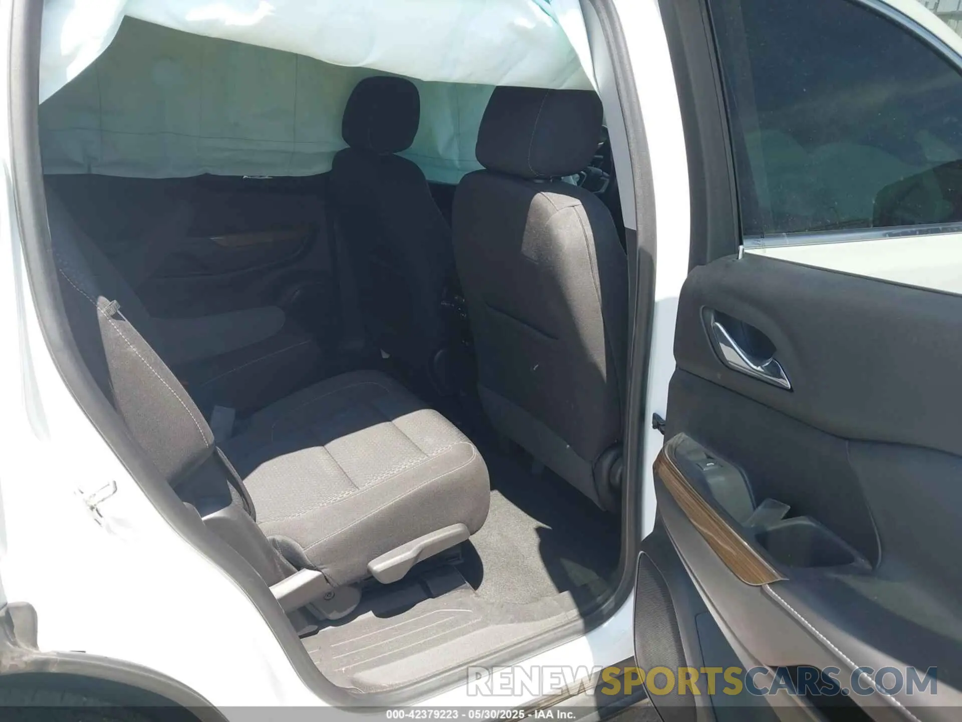 8 Photograph of a damaged car 1GKKNKL42PZ103838 GMC ACADIA 2023