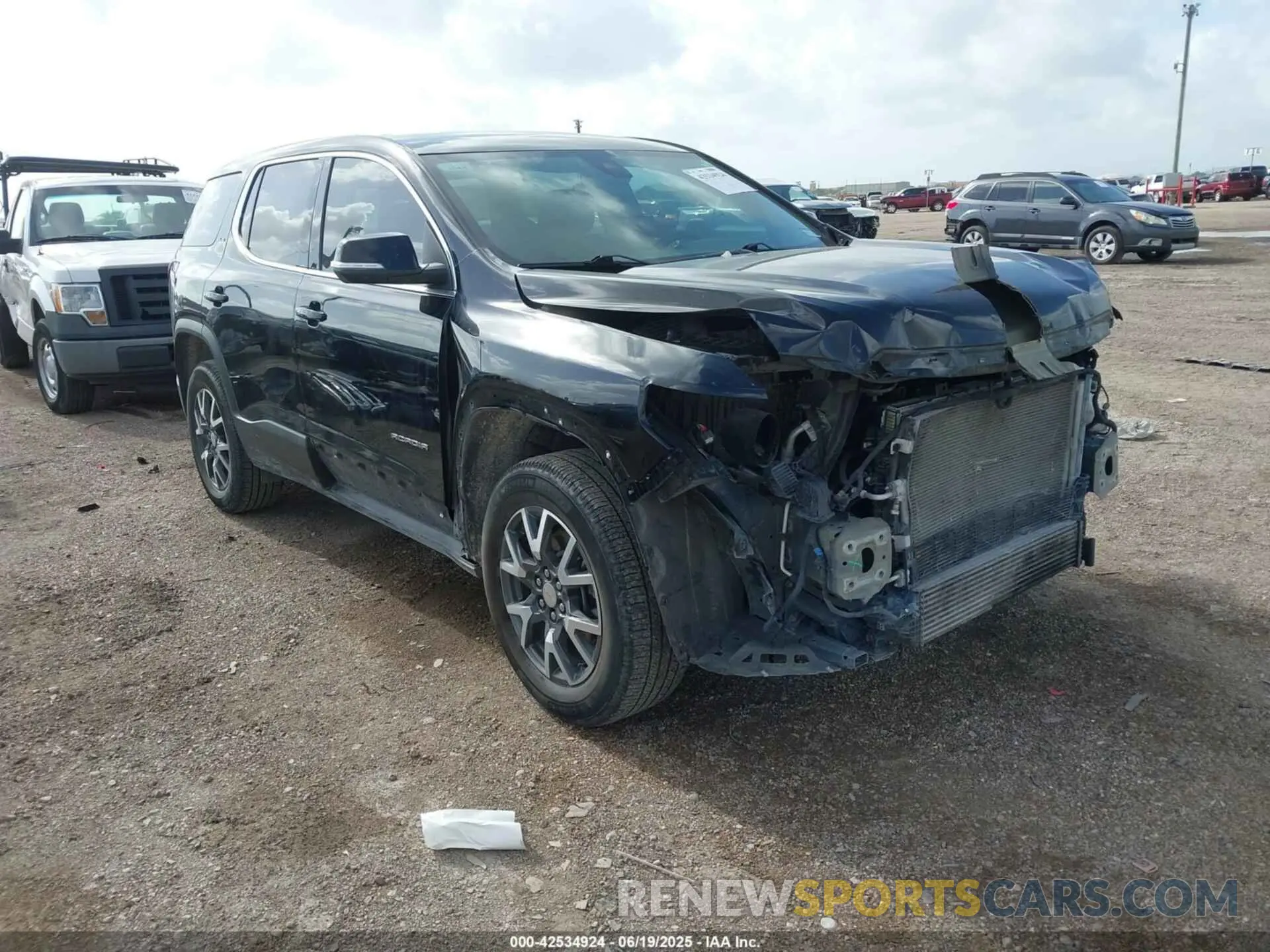 1 Photograph of a damaged car 1GKKNKL42PZ158953 GMC ACADIA 2023
