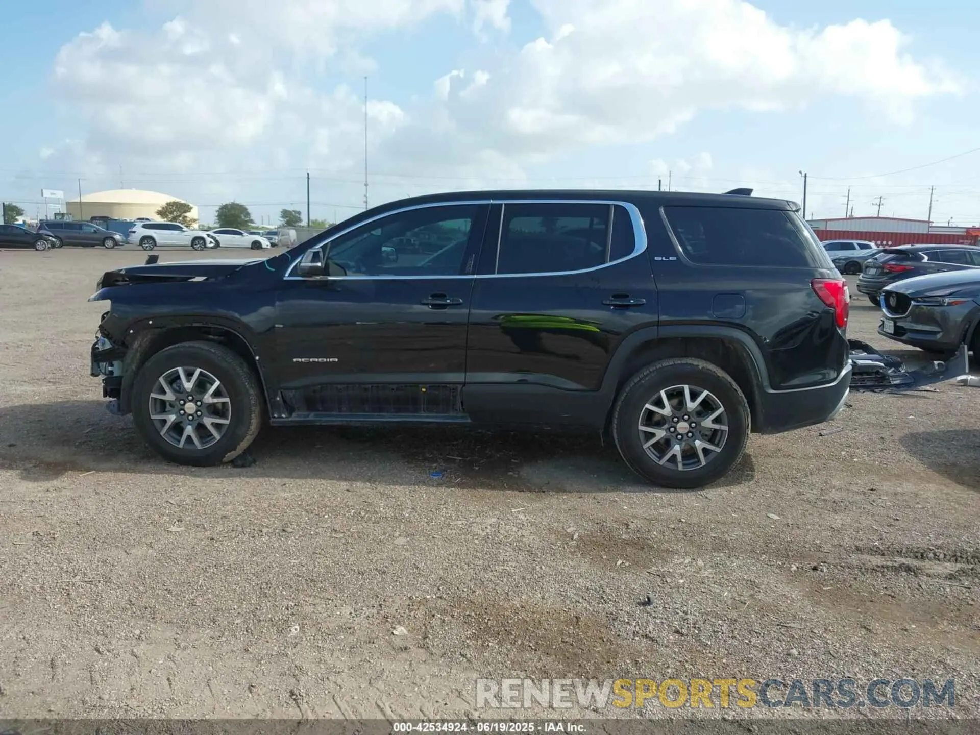 15 Photograph of a damaged car 1GKKNKL42PZ158953 GMC ACADIA 2023