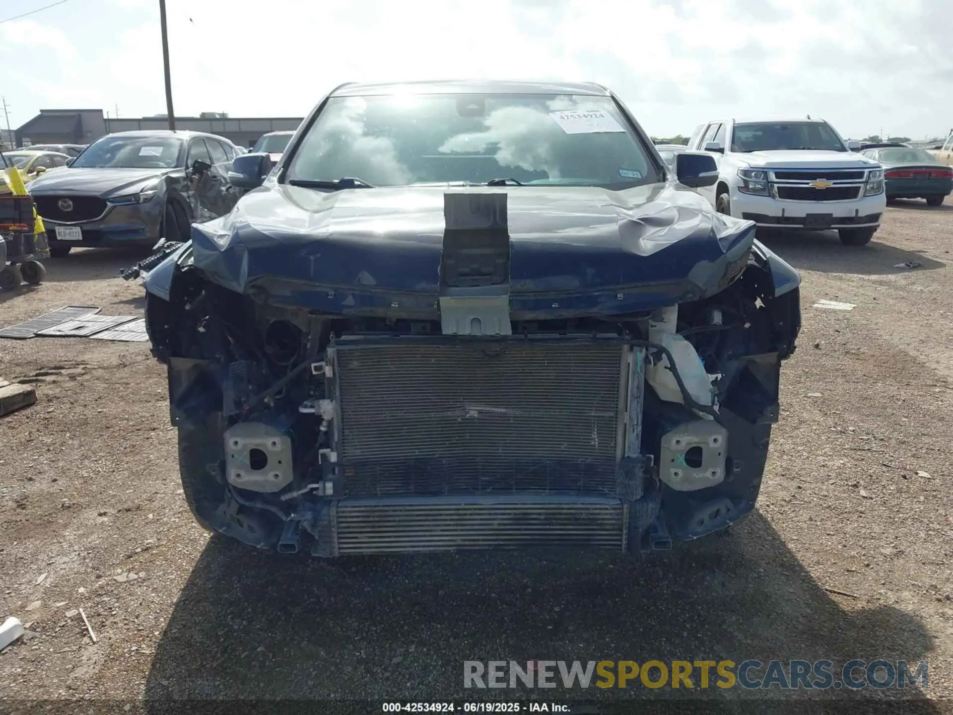 6 Photograph of a damaged car 1GKKNKL42PZ158953 GMC ACADIA 2023