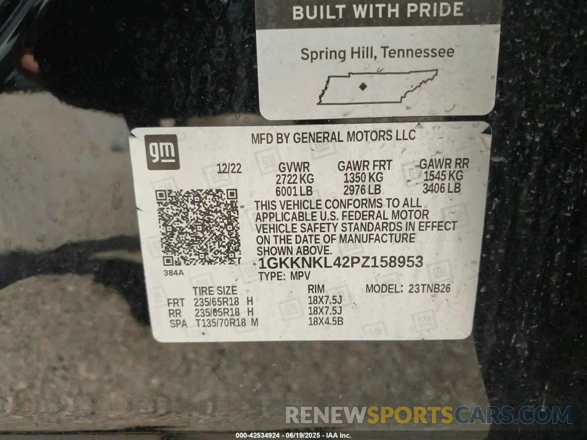 9 Photograph of a damaged car 1GKKNKL42PZ158953 GMC ACADIA 2023