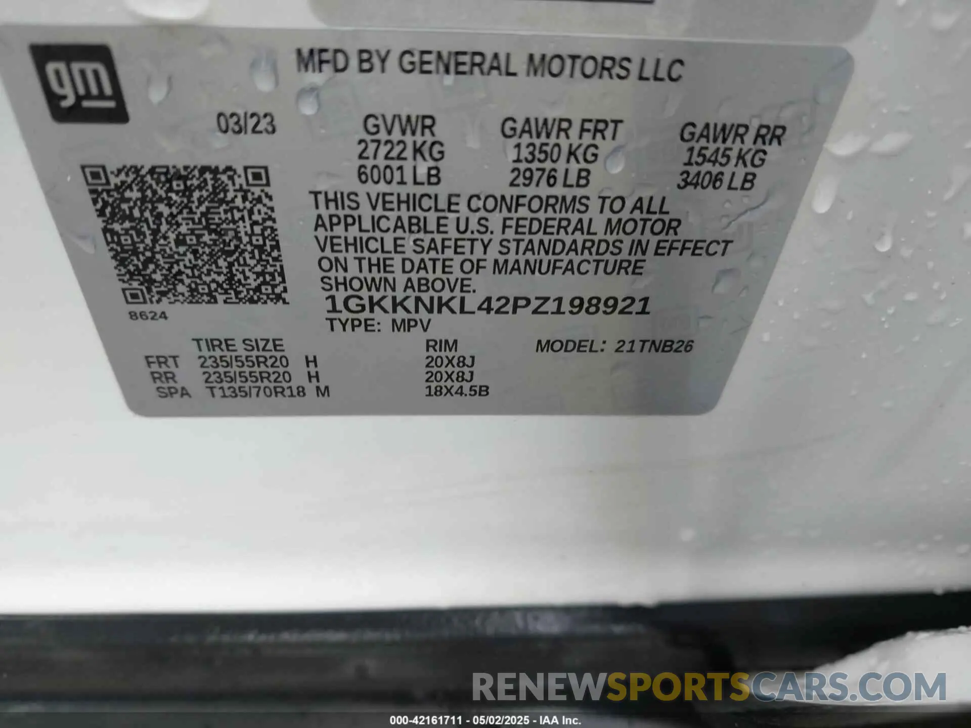 9 Photograph of a damaged car 1GKKNKL42PZ198921 GMC ACADIA 2023