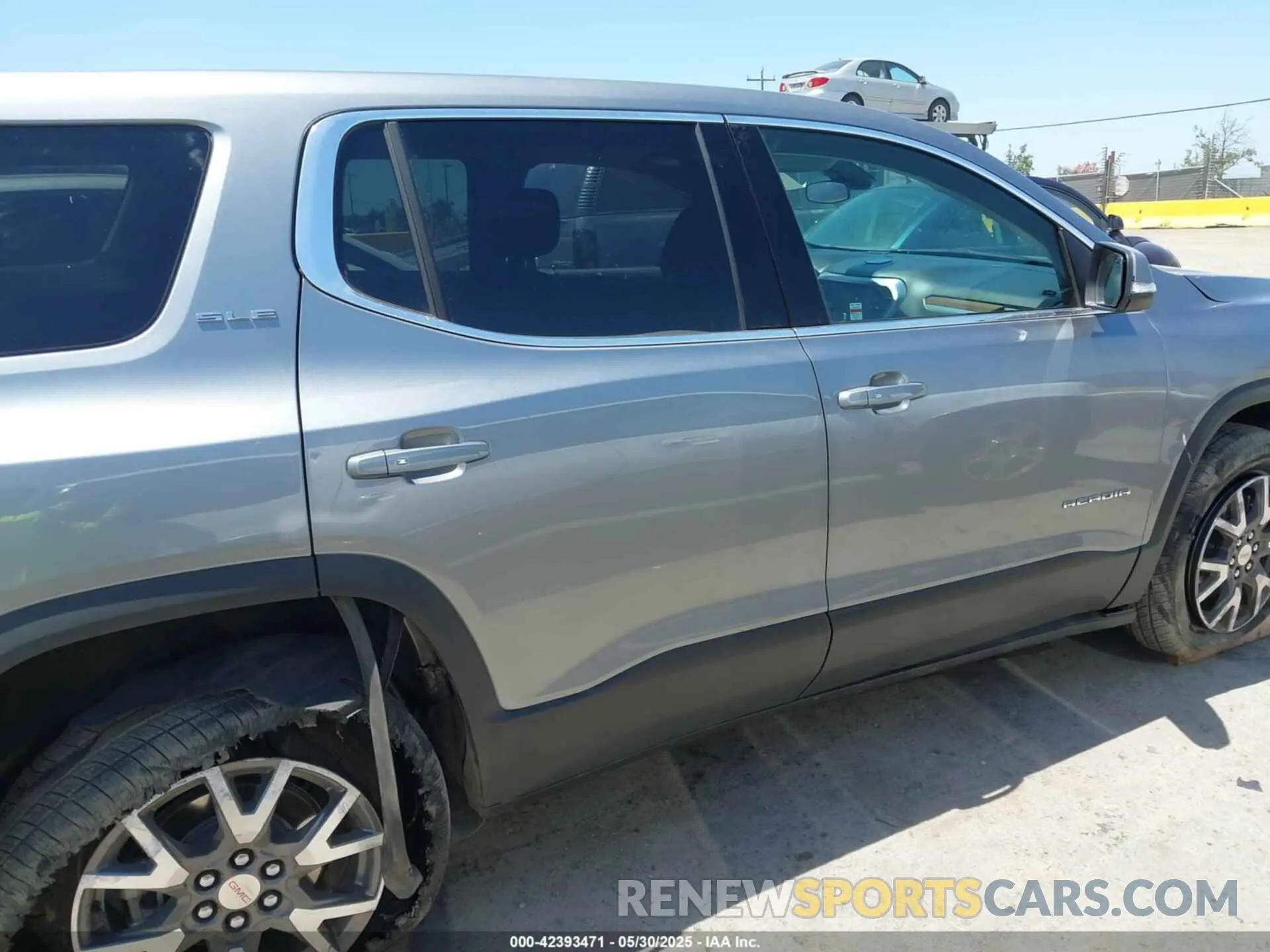 13 Photograph of a damaged car 1GKKNKL42PZ208315 GMC ACADIA 2023