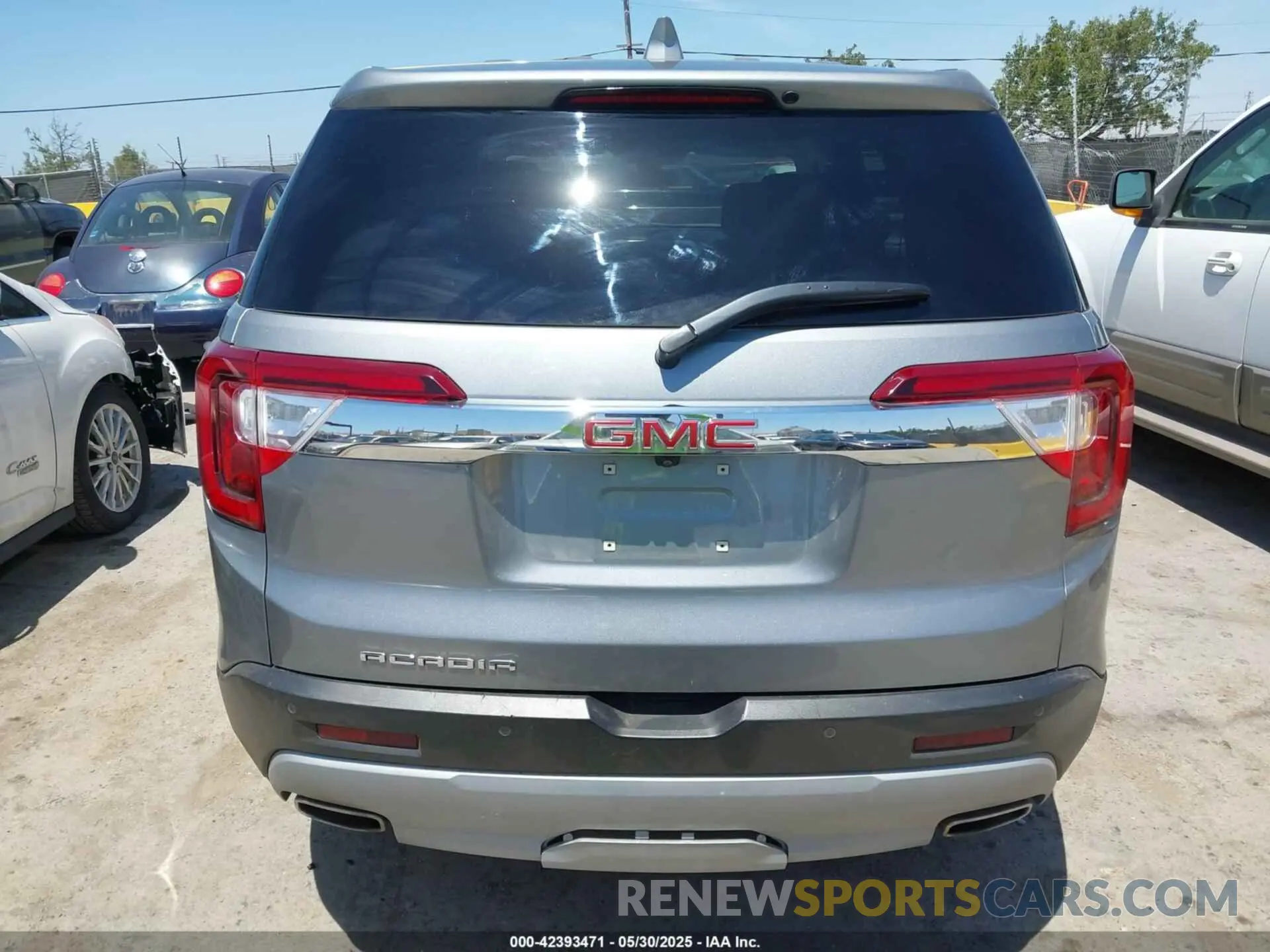 16 Photograph of a damaged car 1GKKNKL42PZ208315 GMC ACADIA 2023