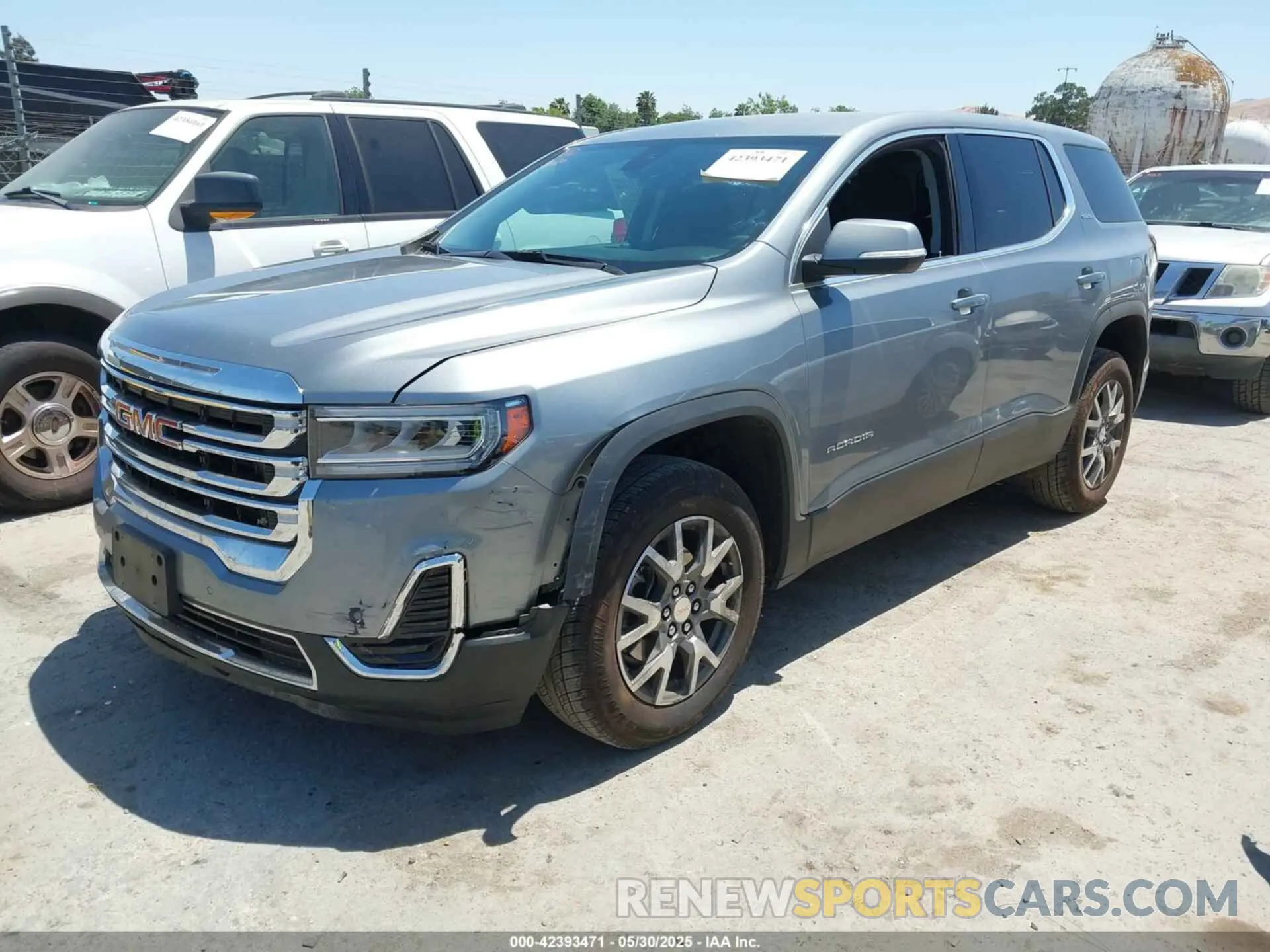 2 Photograph of a damaged car 1GKKNKL42PZ208315 GMC ACADIA 2023