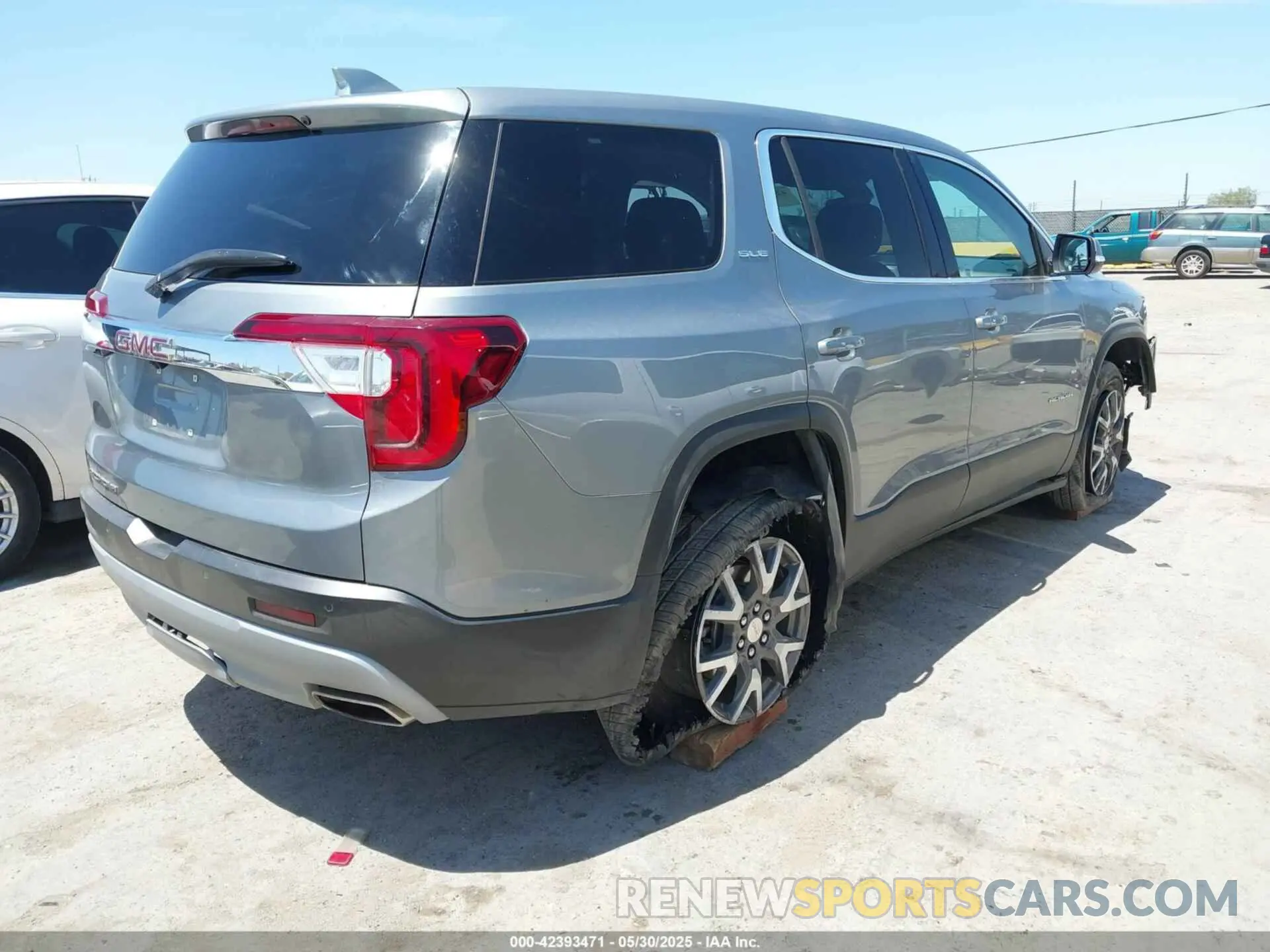 4 Photograph of a damaged car 1GKKNKL42PZ208315 GMC ACADIA 2023