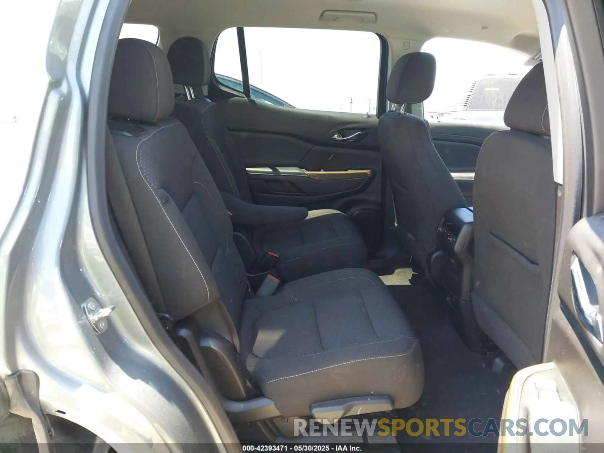 8 Photograph of a damaged car 1GKKNKL42PZ208315 GMC ACADIA 2023