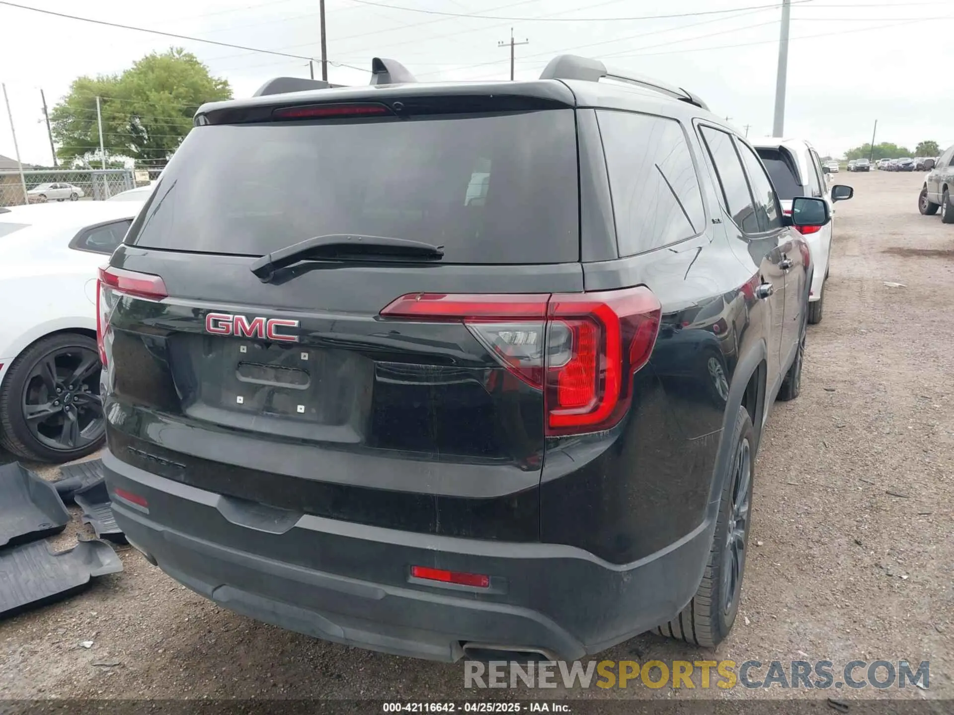 4 Photograph of a damaged car 1GKKNKL42PZ250175 GMC ACADIA 2023