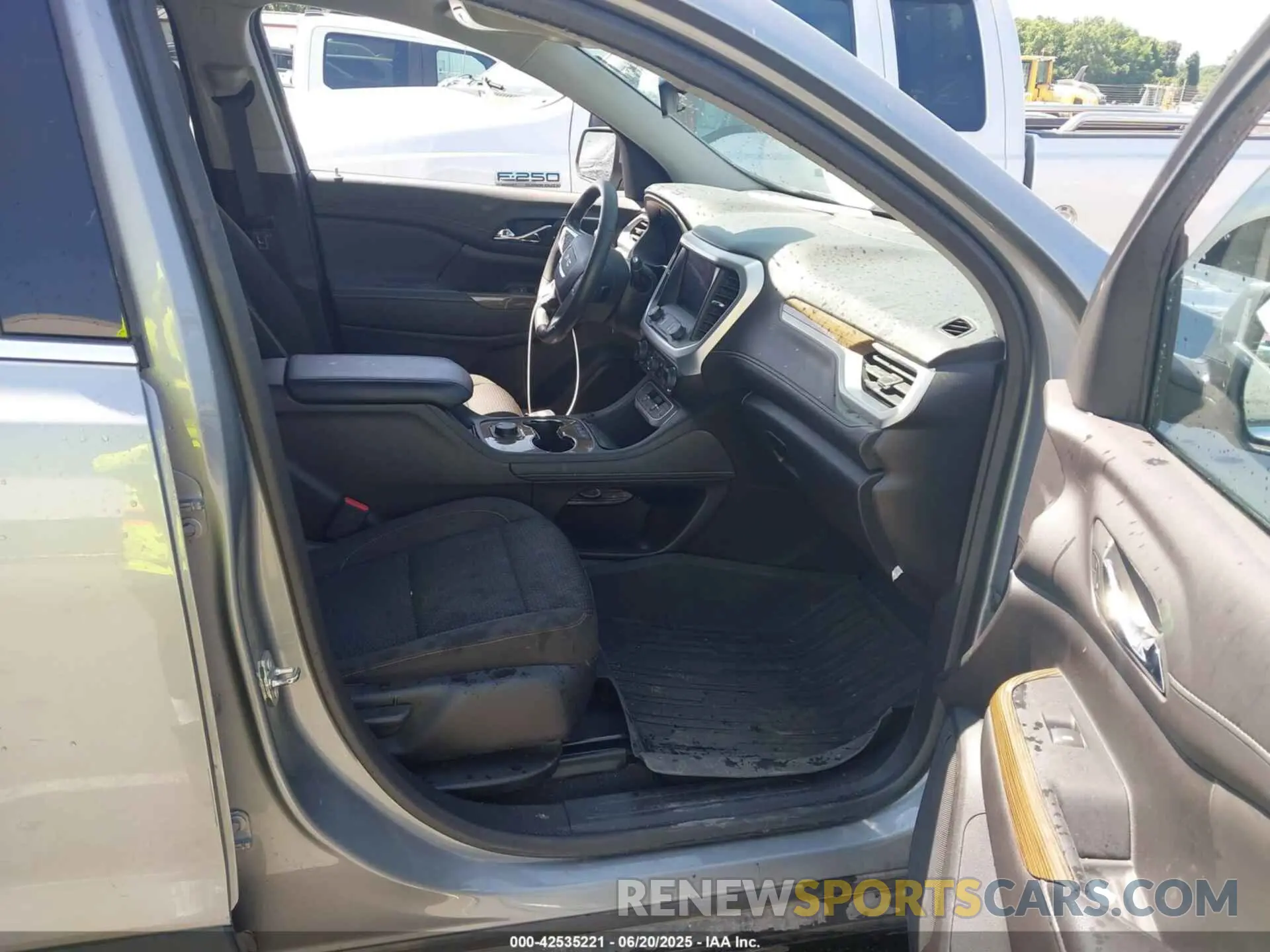 5 Photograph of a damaged car 1GKKNKL44PZ200362 GMC ACADIA 2023