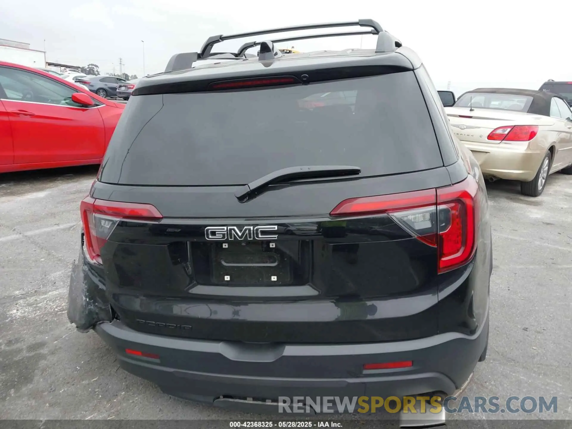 17 Photograph of a damaged car 1GKKNKL45PZ262501 GMC ACADIA 2023