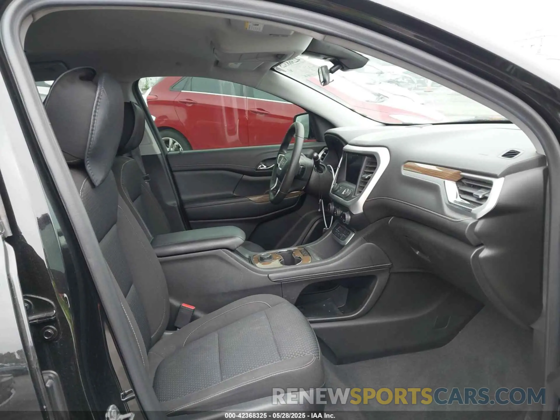 5 Photograph of a damaged car 1GKKNKL45PZ262501 GMC ACADIA 2023