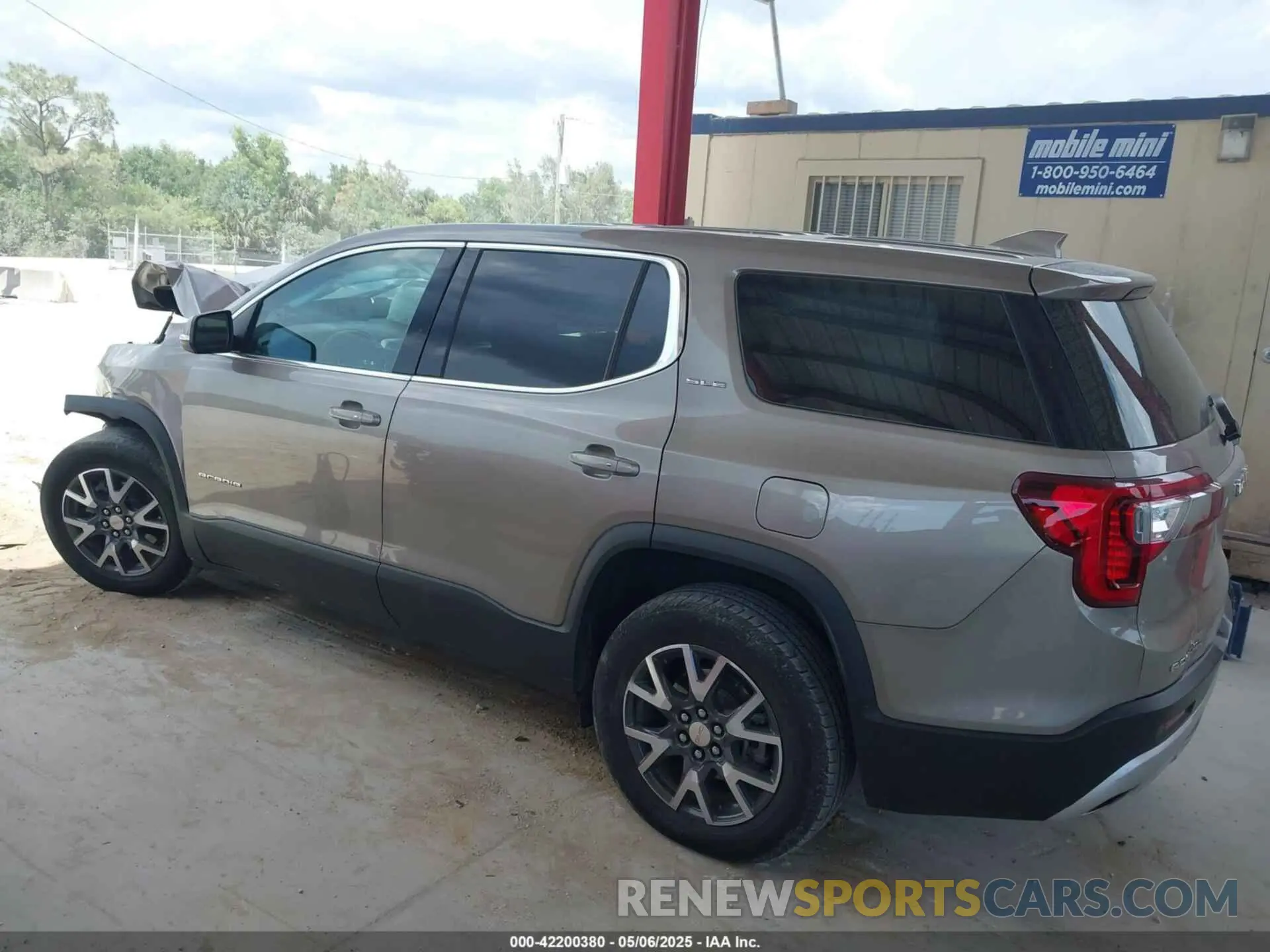 13 Photograph of a damaged car 1GKKNKL46PZ162813 GMC ACADIA 2023
