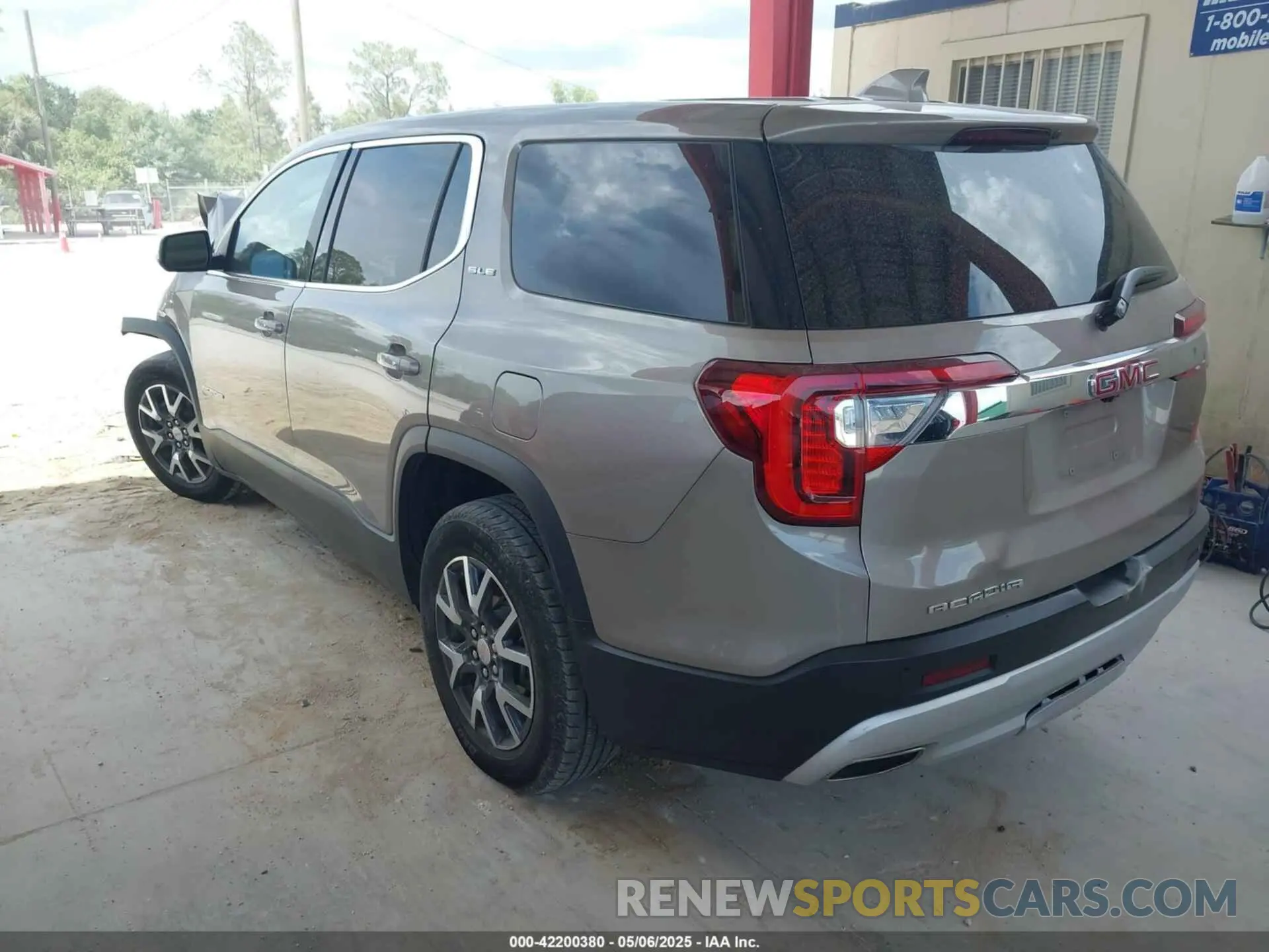 3 Photograph of a damaged car 1GKKNKL46PZ162813 GMC ACADIA 2023