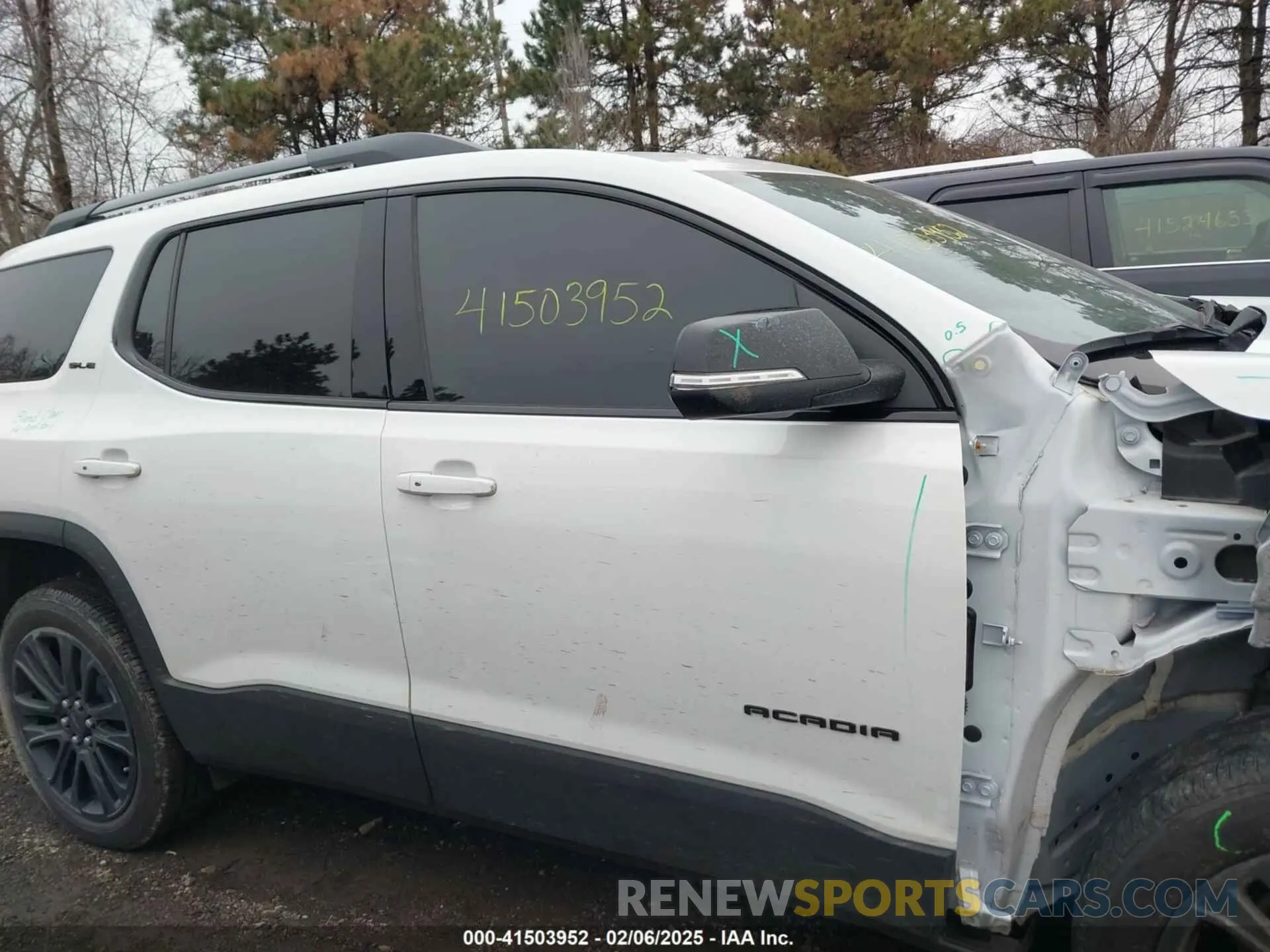 14 Photograph of a damaged car 1GKKNKL46PZ202405 GMC ACADIA 2023