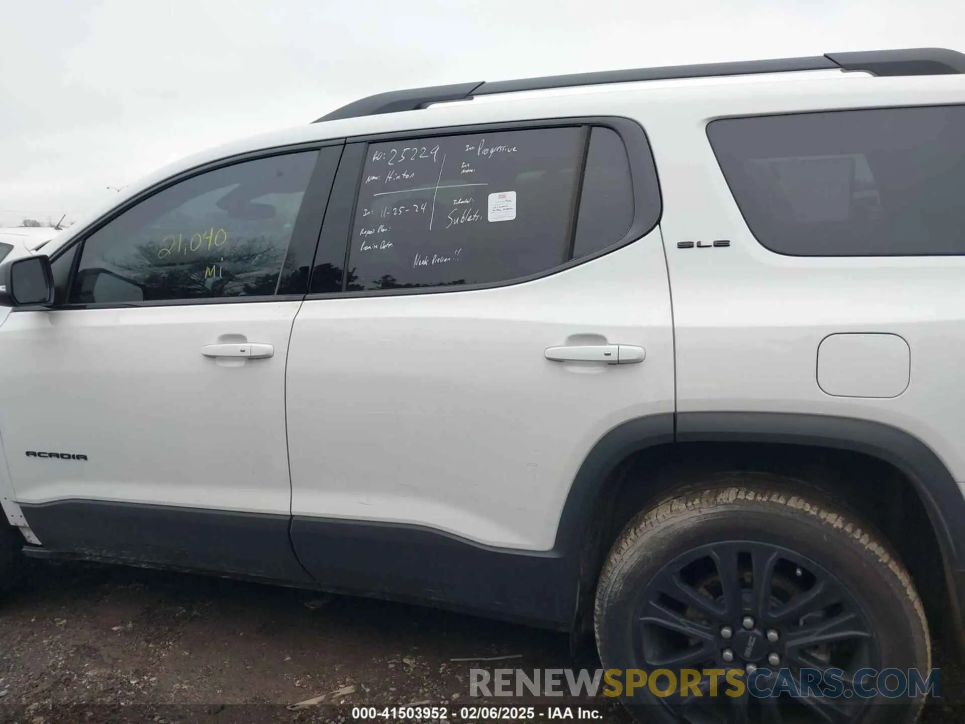 15 Photograph of a damaged car 1GKKNKL46PZ202405 GMC ACADIA 2023