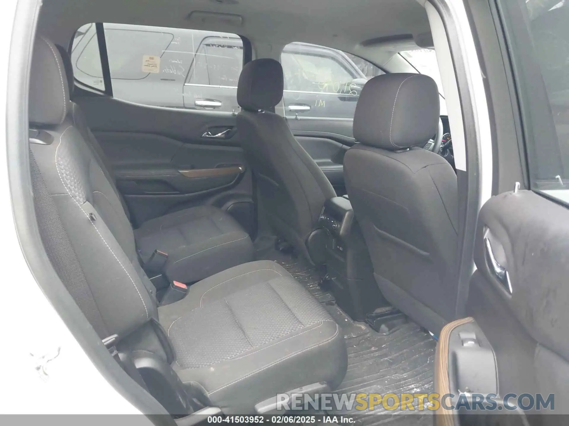 8 Photograph of a damaged car 1GKKNKL46PZ202405 GMC ACADIA 2023