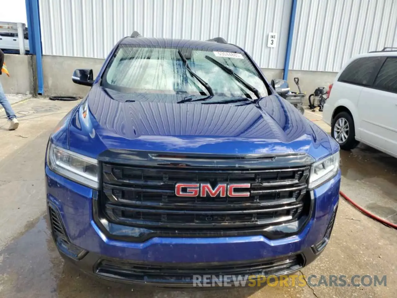 5 Photograph of a damaged car 1GKKNKL48PZ211333 GMC ACADIA 2023