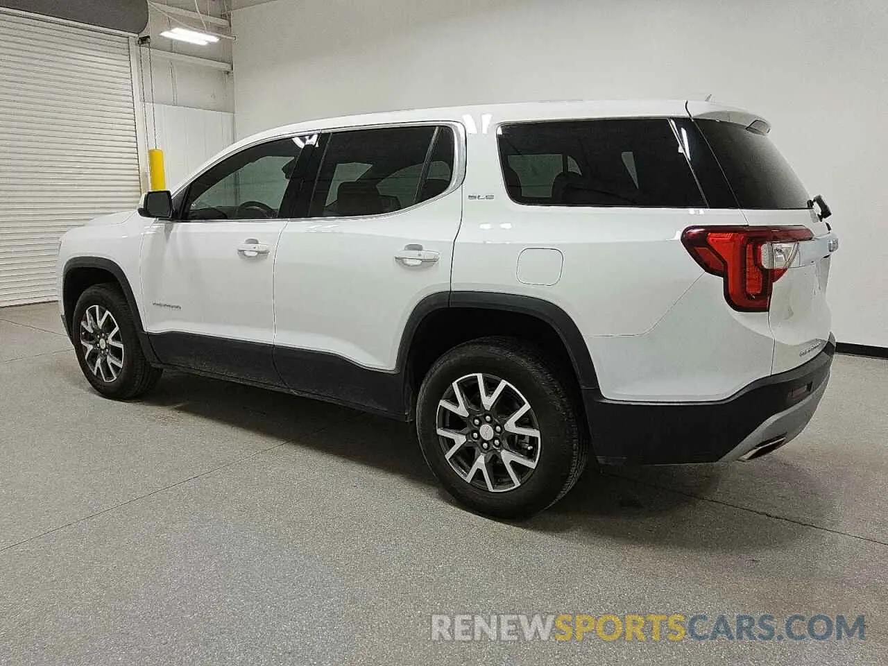 2 Photograph of a damaged car 1GKKNKL49PZ254241 GMC ACADIA 2023