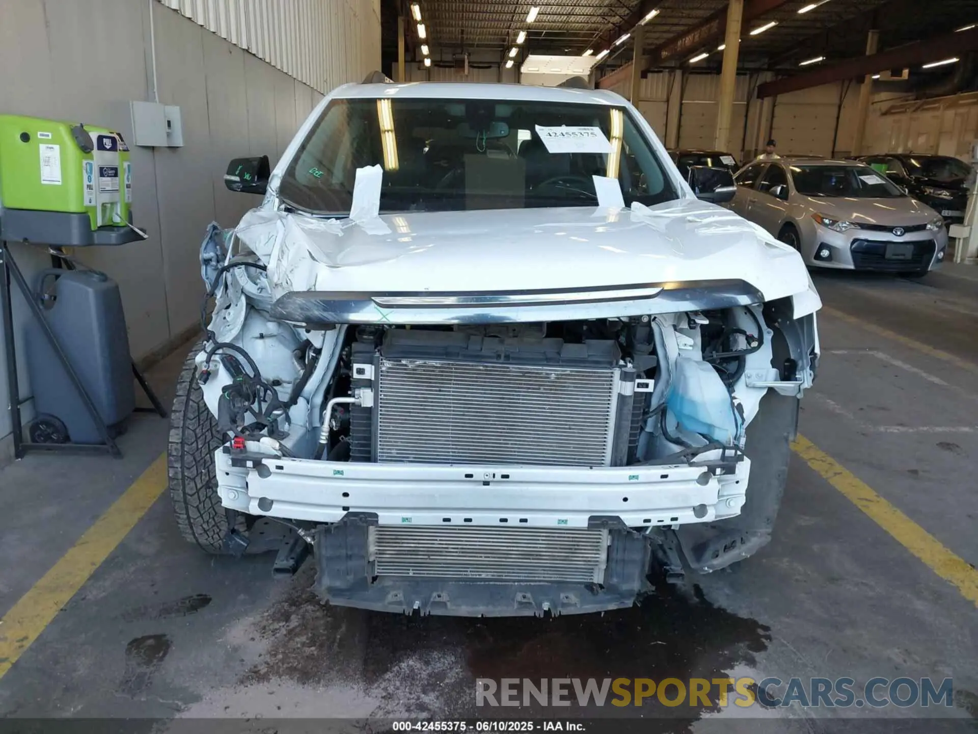 18 Photograph of a damaged car 1GKKNLLS1PZ203854 GMC ACADIA 2023
