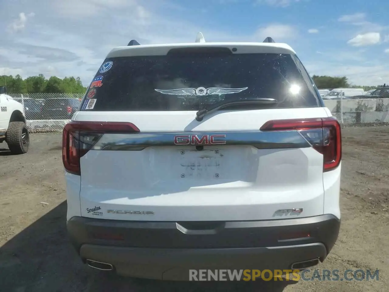 6 Photograph of a damaged car 1GKKNLLS4PZ165679 GMC ACADIA 2023