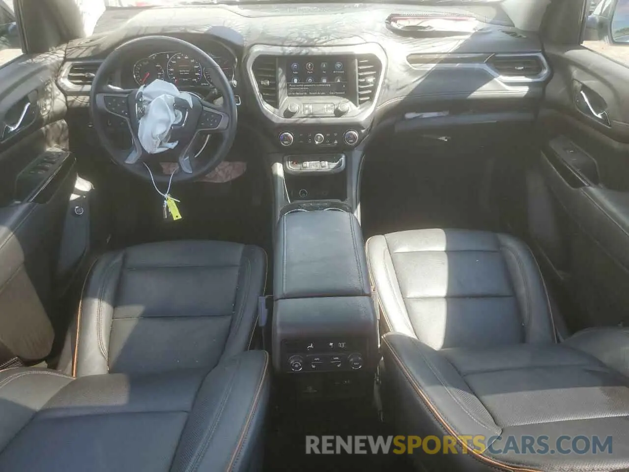 8 Photograph of a damaged car 1GKKNLLS4PZ165679 GMC ACADIA 2023