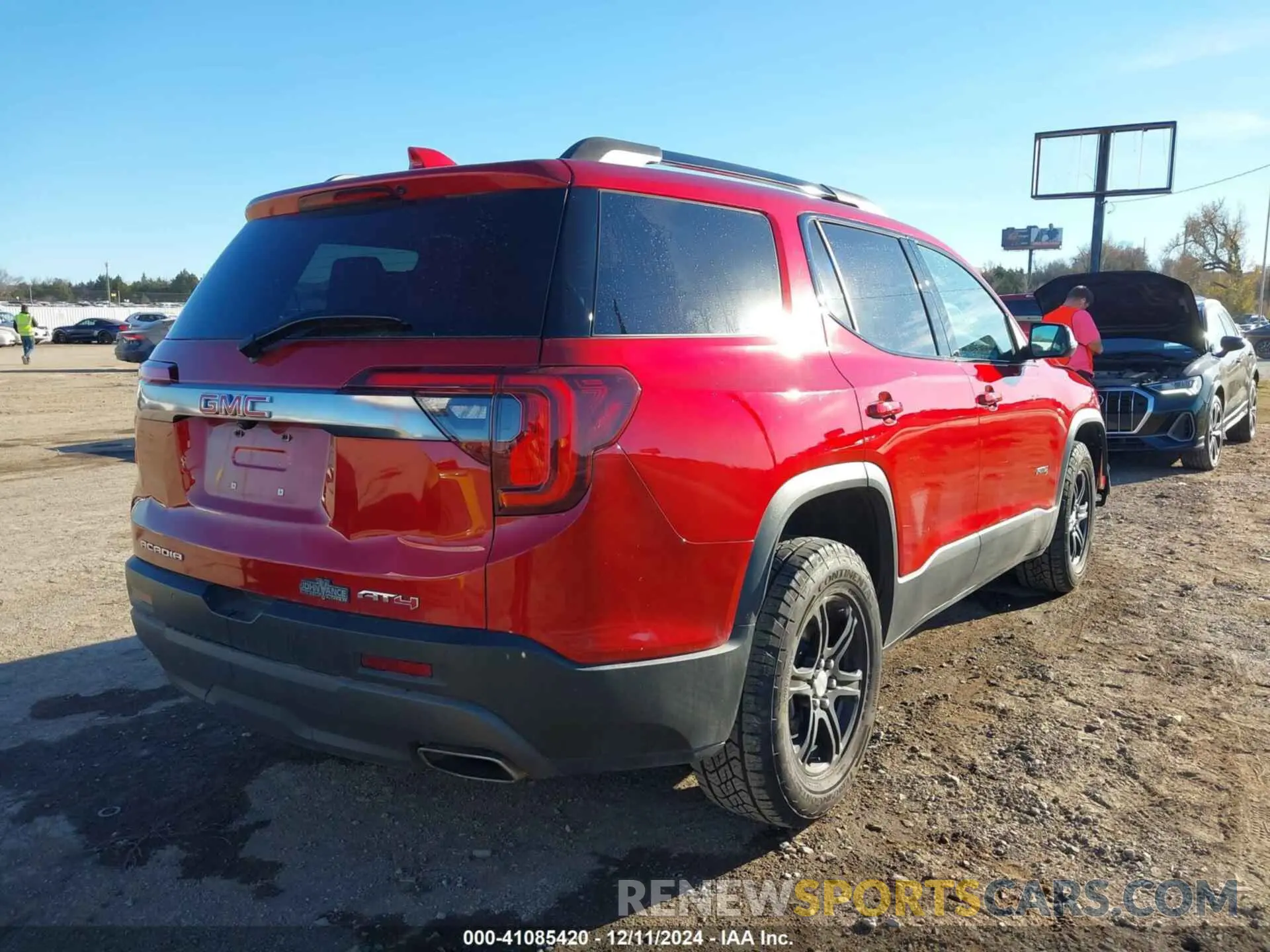 4 Photograph of a damaged car 1GKKNLLS5PZ180580 GMC ACADIA 2023