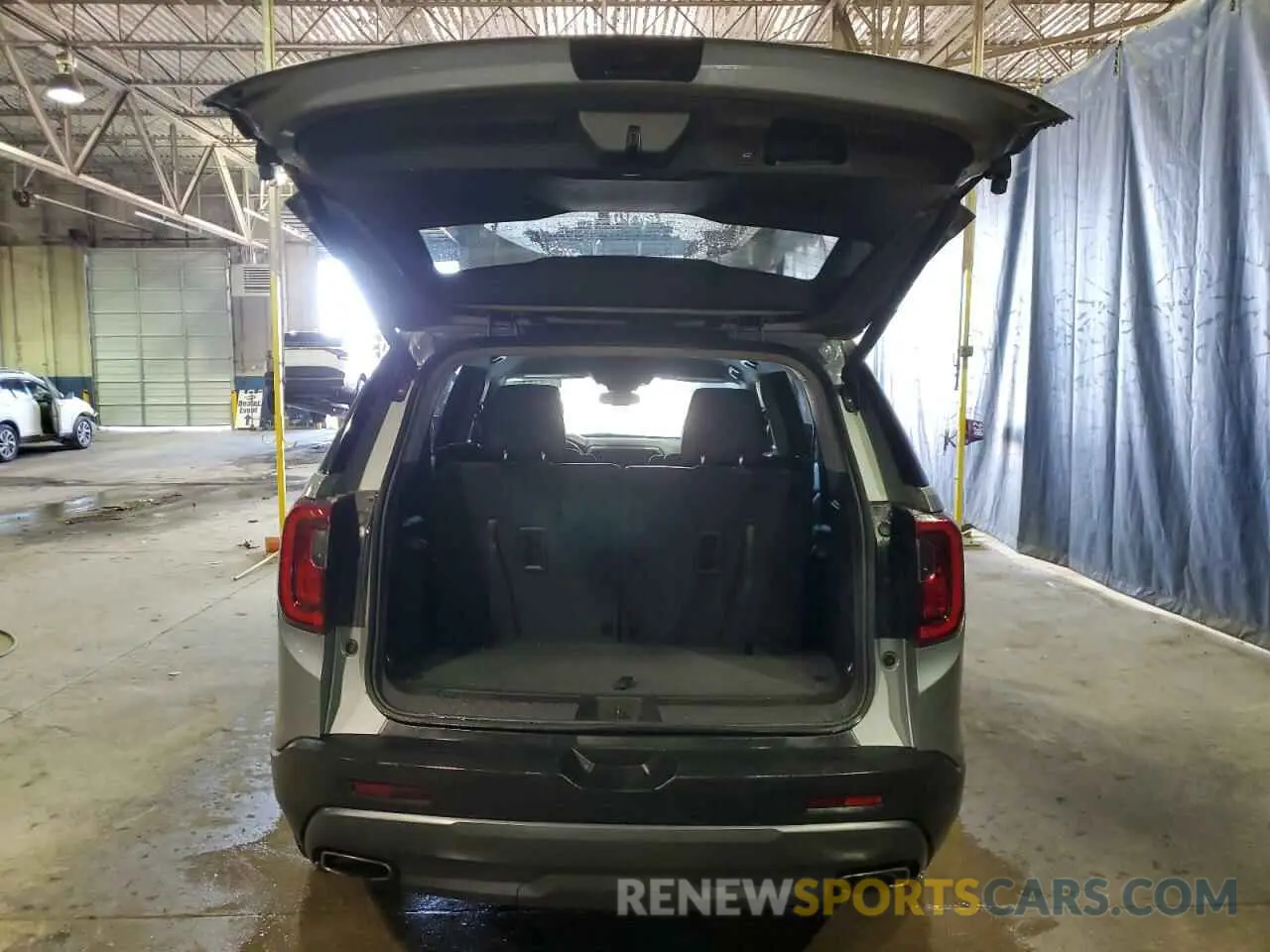 6 Photograph of a damaged car 1GKKNLLS6PZ225915 GMC ACADIA 2023