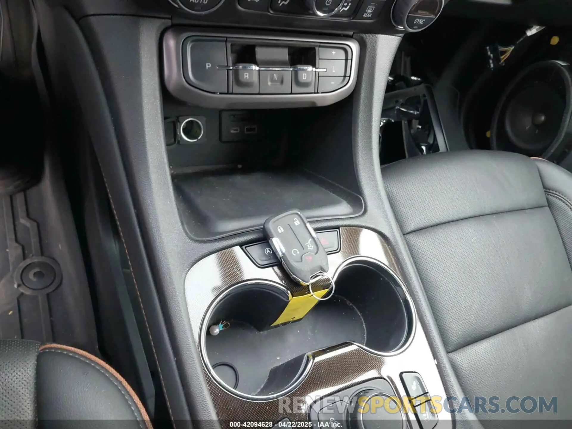11 Photograph of a damaged car 1GKKNLLS6PZ260146 GMC ACADIA 2023