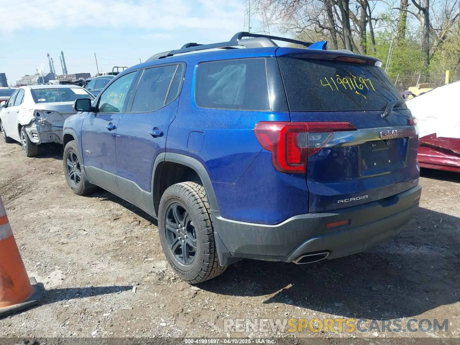 3 Photograph of a damaged car 1GKKNLLSXPZ251675 GMC ACADIA 2023