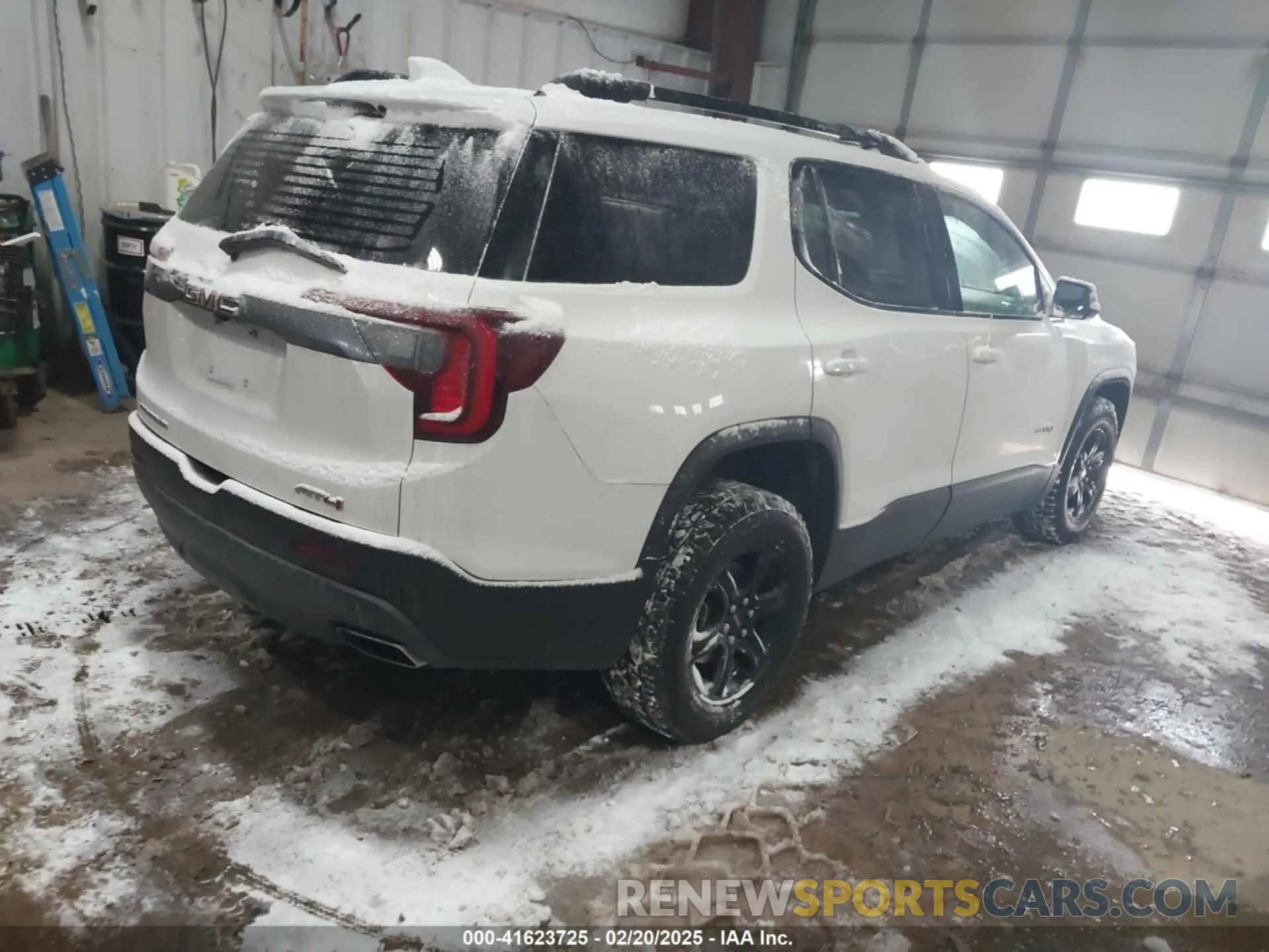 4 Photograph of a damaged car 1GKKNLLSXPZ256696 GMC ACADIA 2023