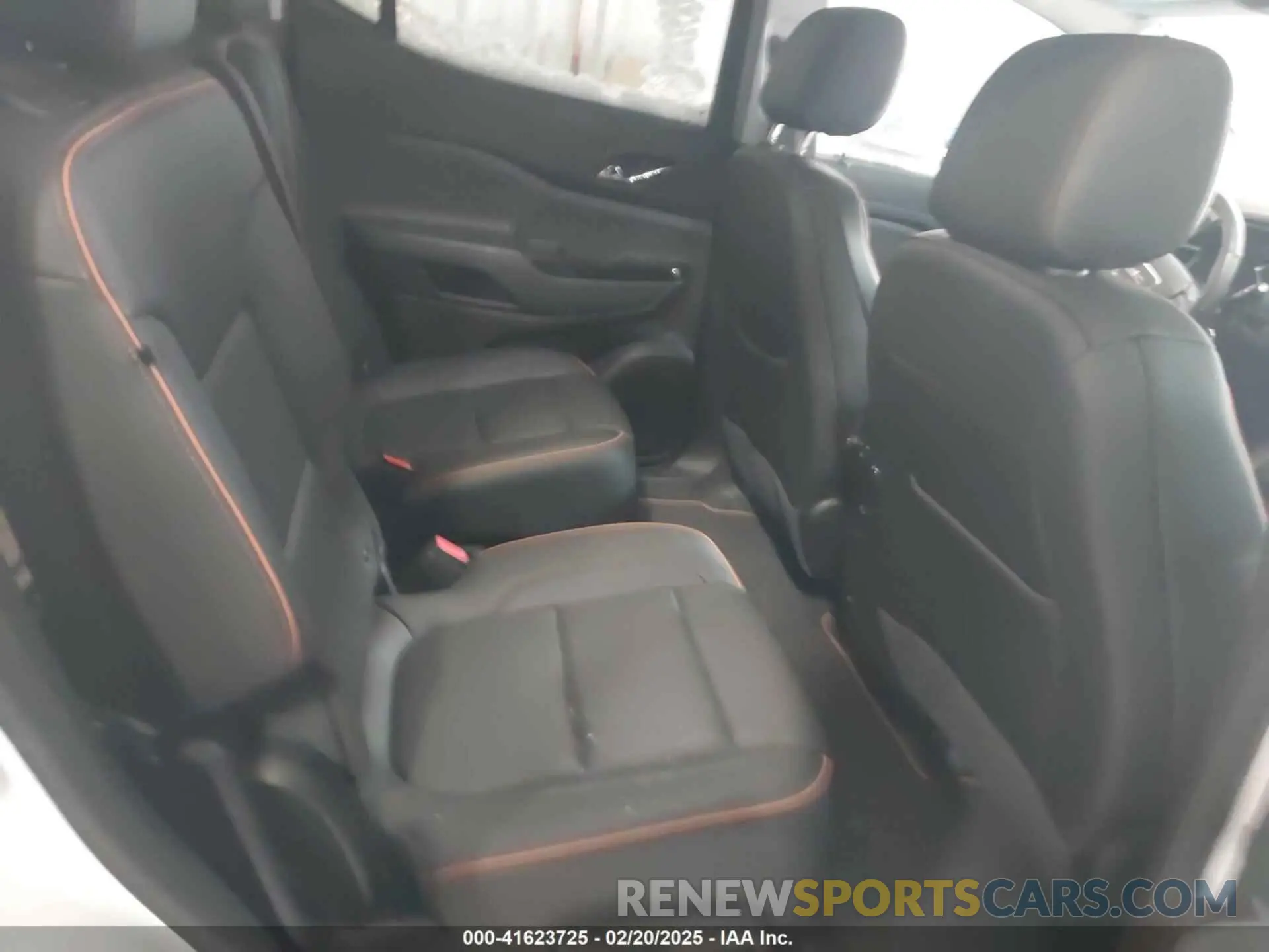8 Photograph of a damaged car 1GKKNLLSXPZ256696 GMC ACADIA 2023