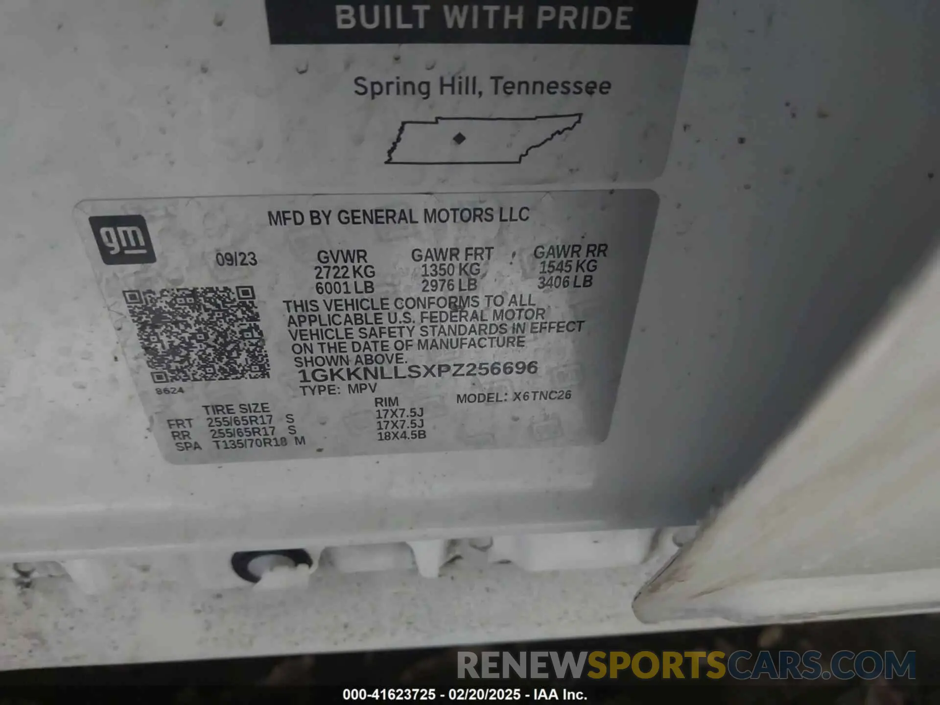 9 Photograph of a damaged car 1GKKNLLSXPZ256696 GMC ACADIA 2023
