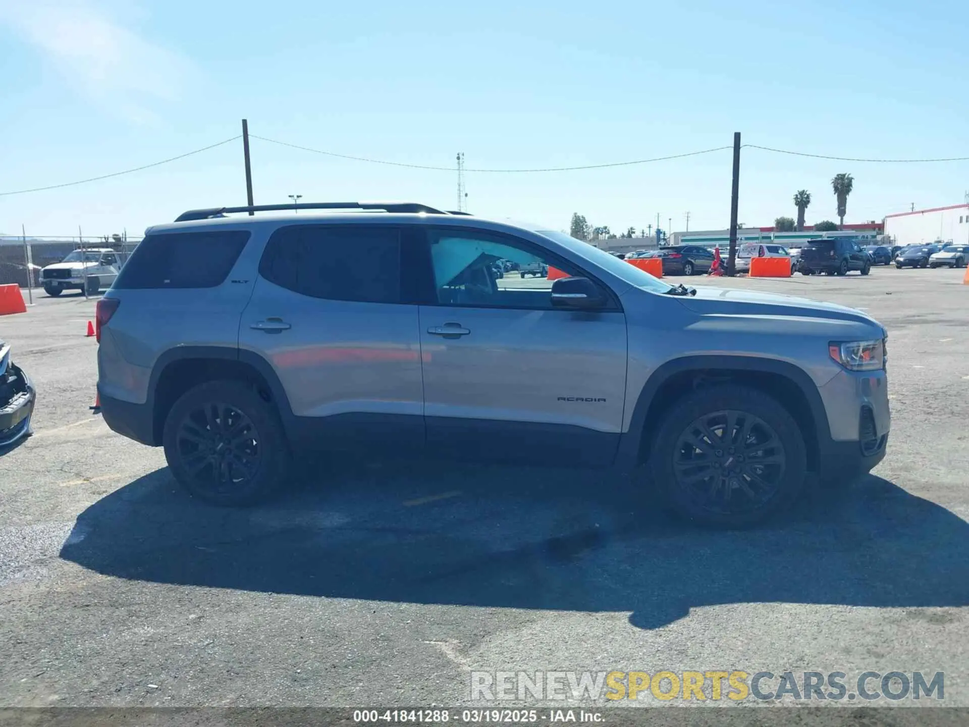 13 Photograph of a damaged car 1GKKNML40PZ119581 GMC ACADIA 2023