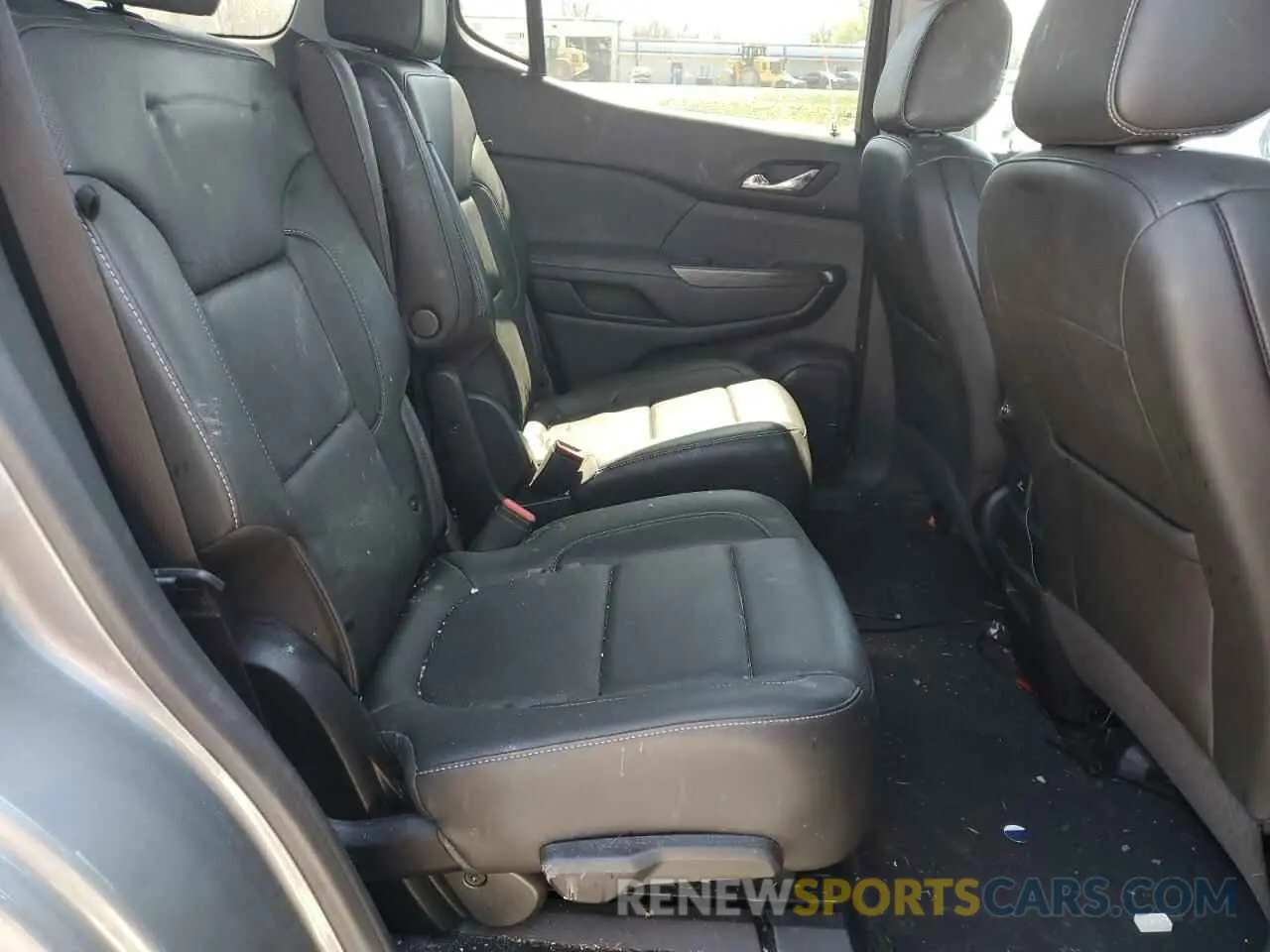 12 Photograph of a damaged car 1GKKNML40PZ231698 GMC ACADIA 2023