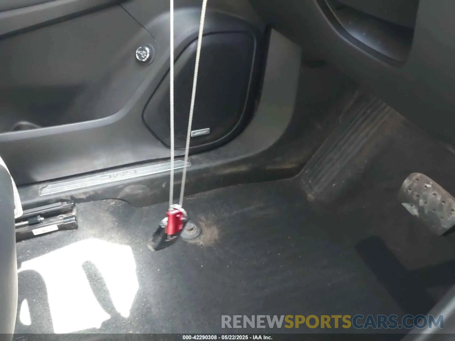 11 Photograph of a damaged car 1GKKNML41PZ226123 GMC ACADIA 2023