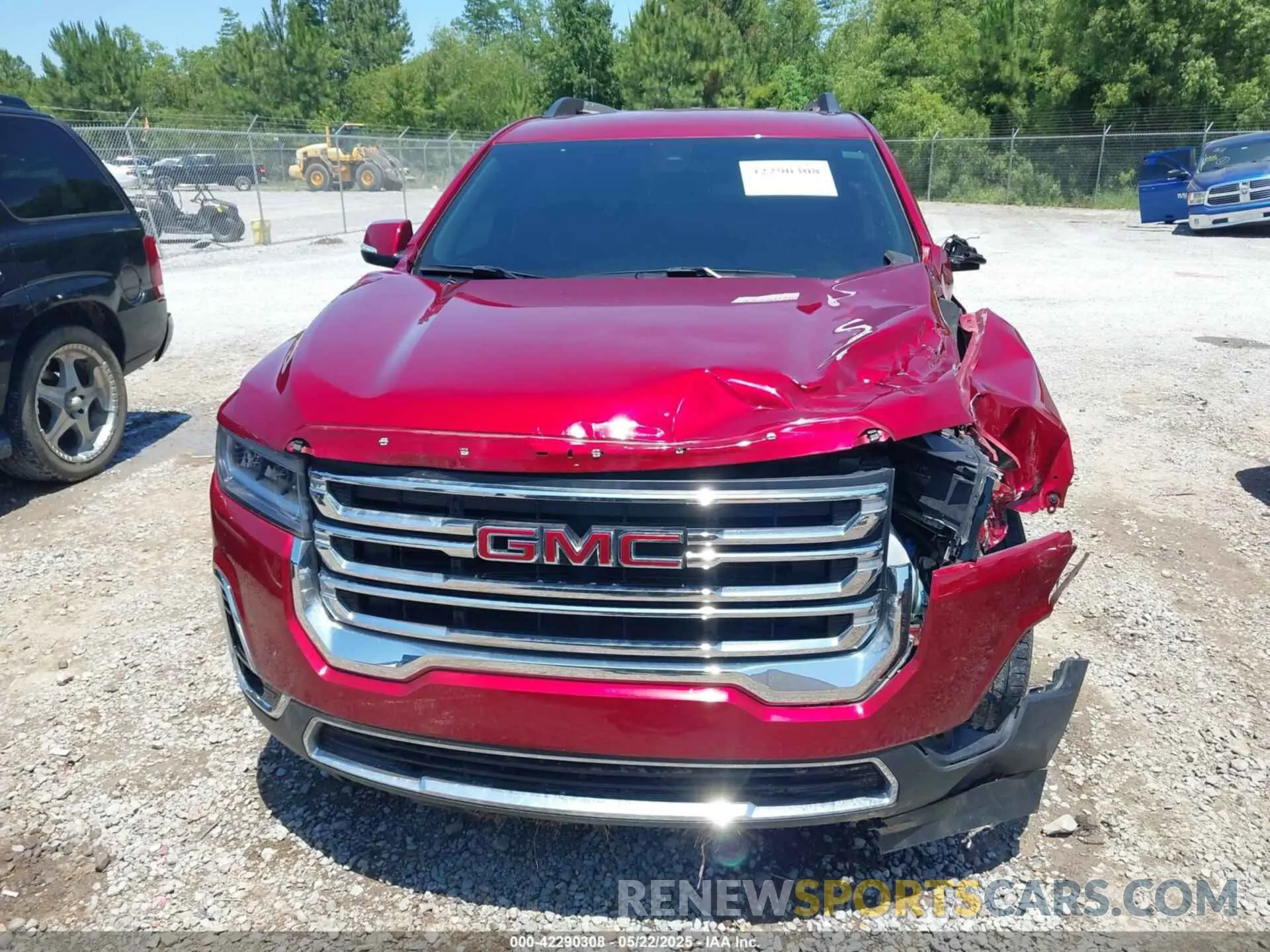 13 Photograph of a damaged car 1GKKNML41PZ226123 GMC ACADIA 2023