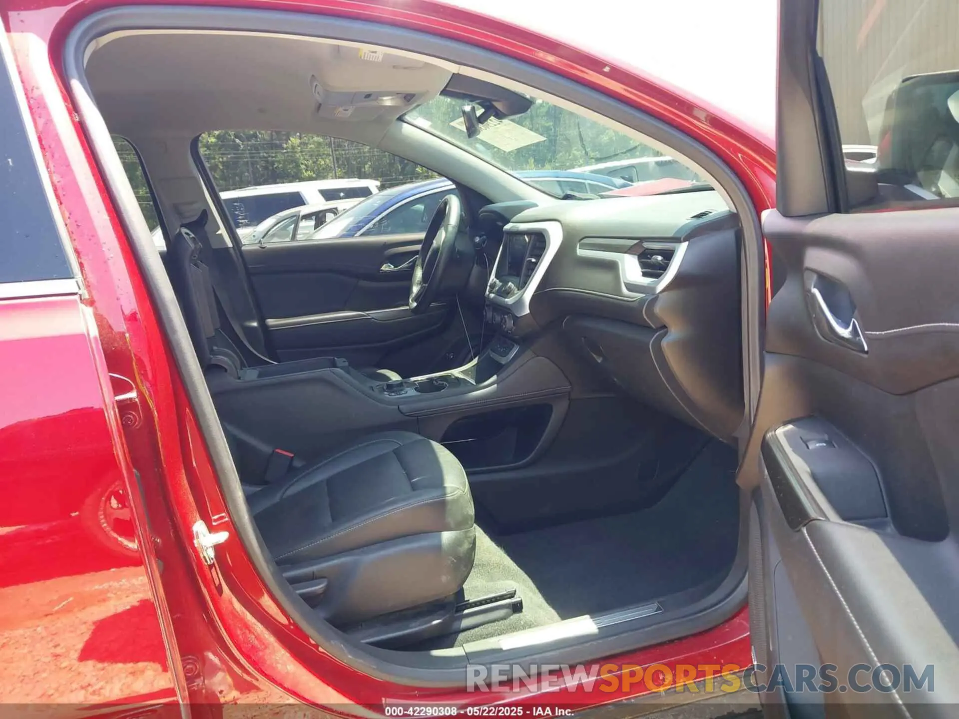 5 Photograph of a damaged car 1GKKNML41PZ226123 GMC ACADIA 2023