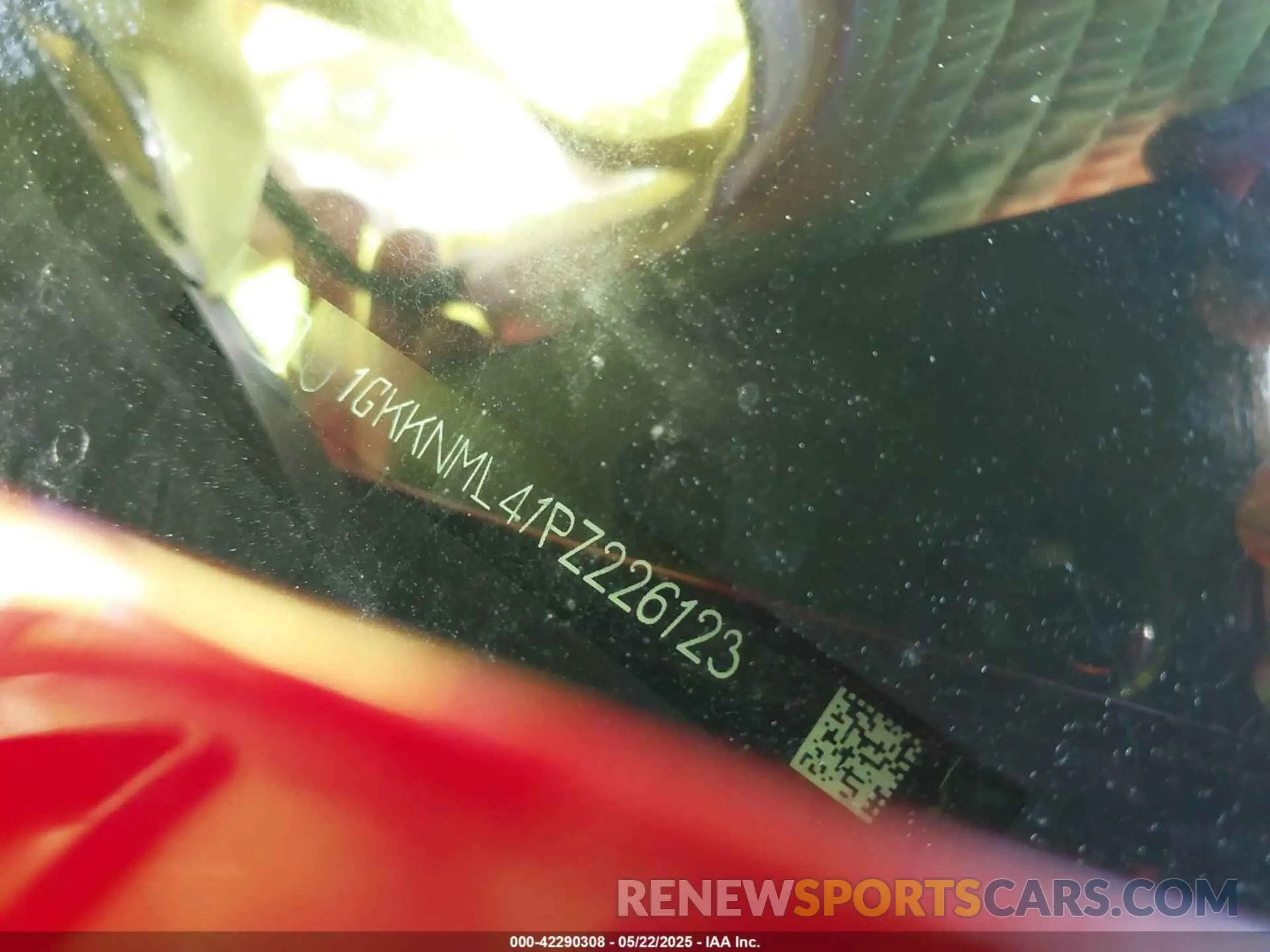9 Photograph of a damaged car 1GKKNML41PZ226123 GMC ACADIA 2023