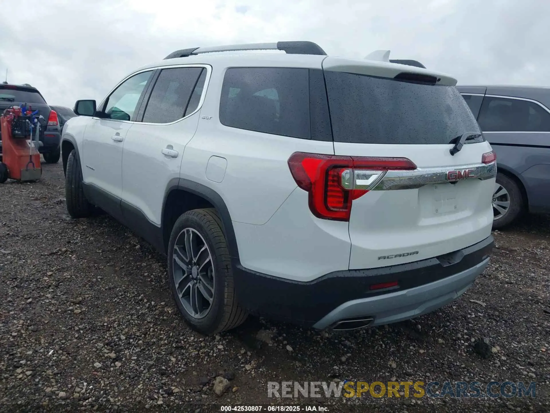 3 Photograph of a damaged car 1GKKNML42PZ138438 GMC ACADIA 2023