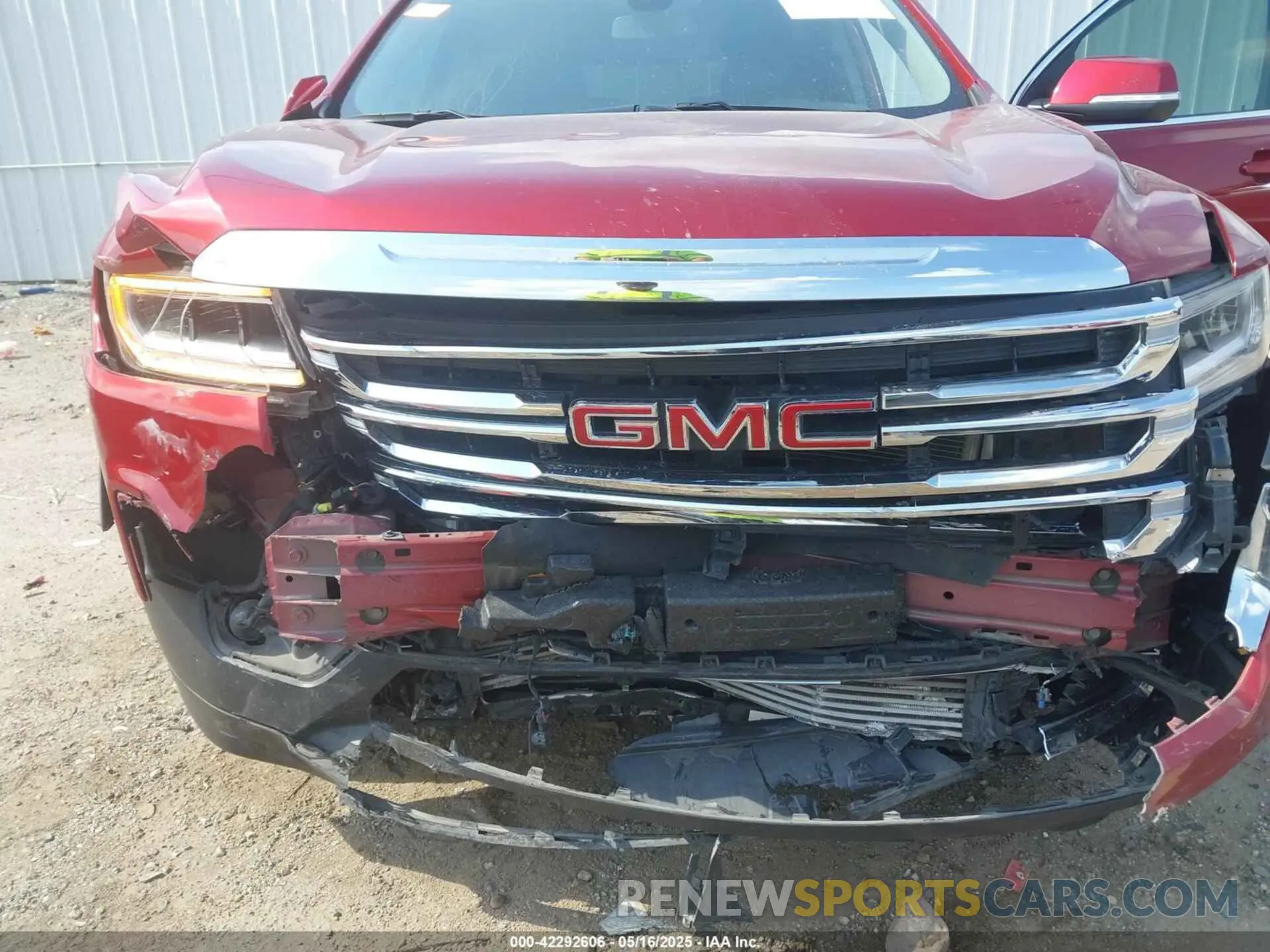6 Photograph of a damaged car 1GKKNML42PZ173612 GMC ACADIA 2023