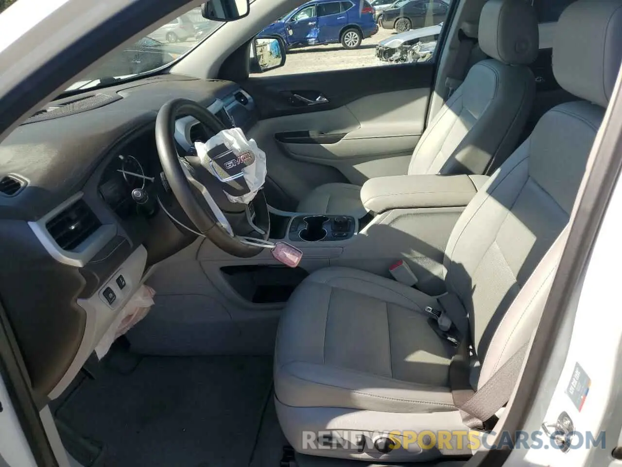 7 Photograph of a damaged car 1GKKNML43PZ117159 GMC ACADIA 2023