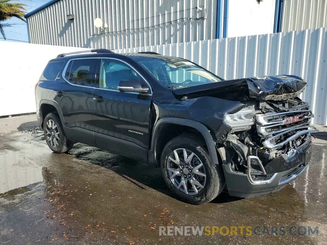 4 Photograph of a damaged car 1GKKNML43PZ152834 GMC ACADIA 2023