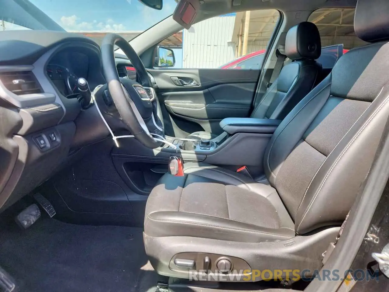 7 Photograph of a damaged car 1GKKNML44PZ236838 GMC ACADIA 2023